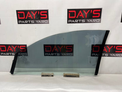 2005 Pontiac GTO RH Passenger Front Door Window Glass OEM - Day's Parts Yard