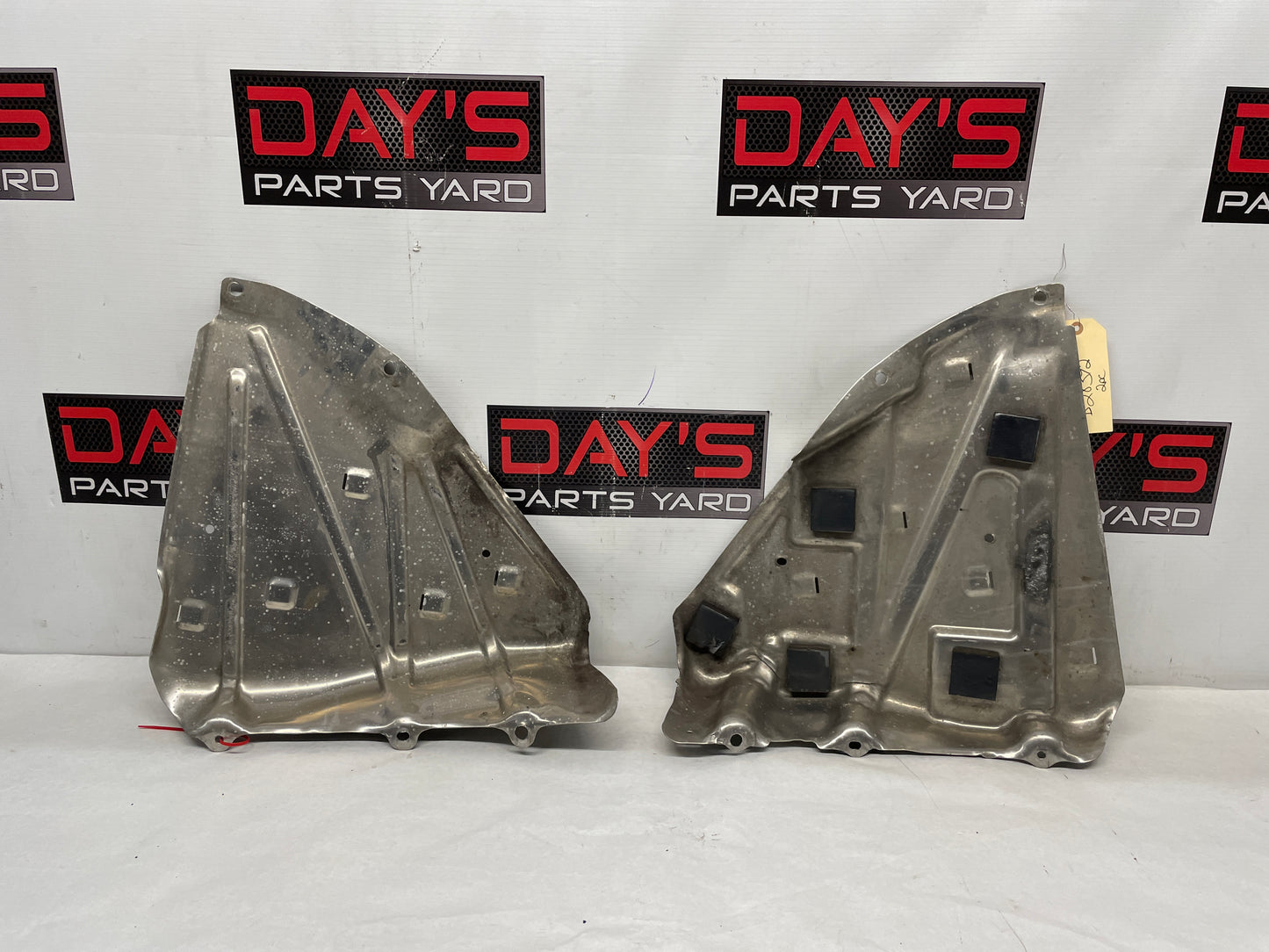 2011 Chevy C6 Corvette Grand Sport RH & LH Fuel Gas Tank Heat Shield Straps OEM