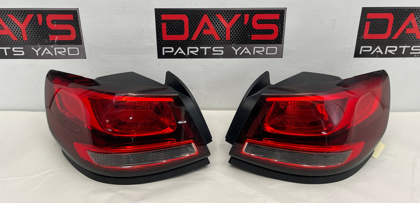 2014 Chevy SS Sedan Tail Light Taillight Lamp RH & LH OEM