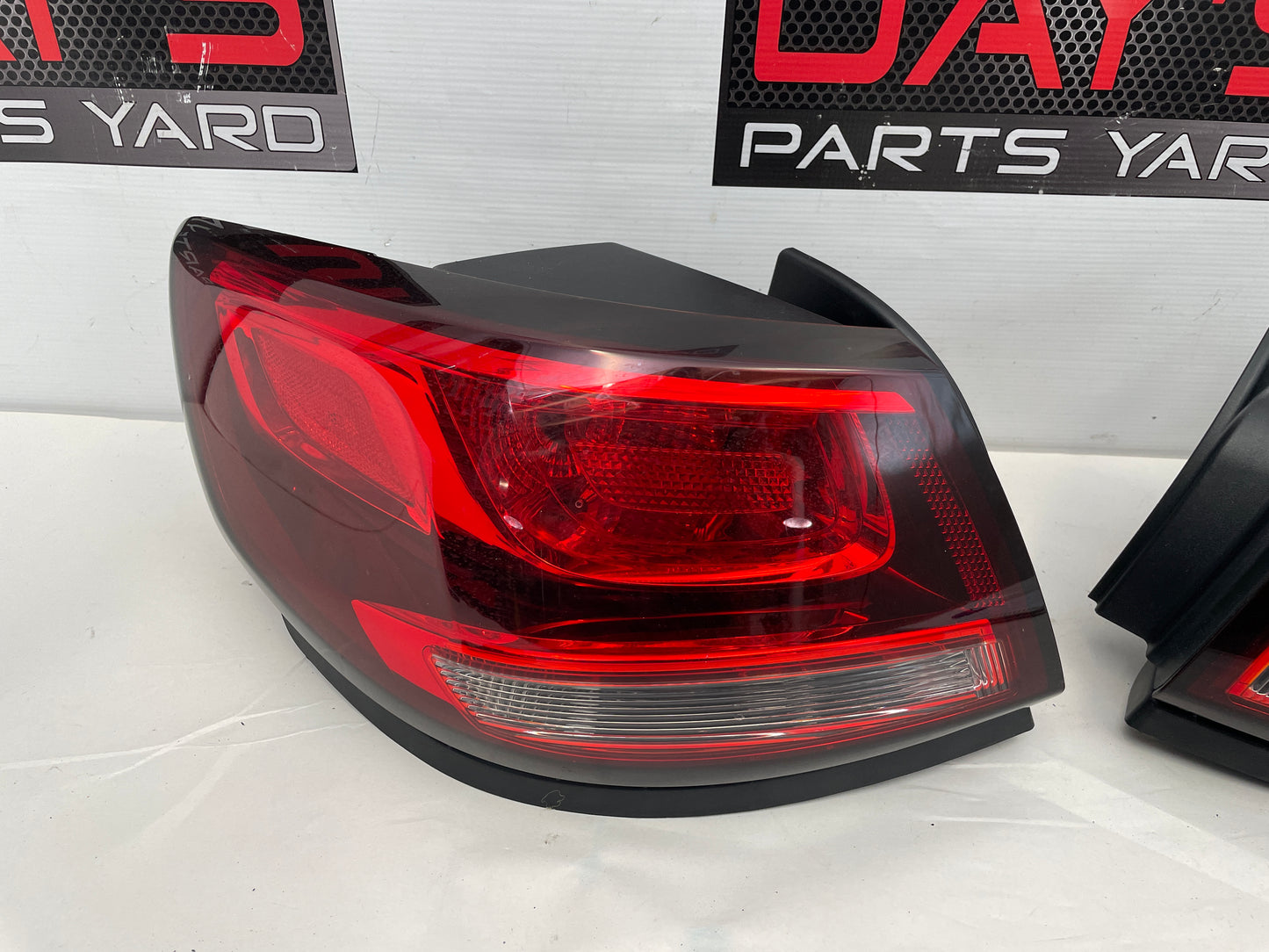 2014 Chevy SS Sedan Tail Light Taillight Lamp RH & LH OEM