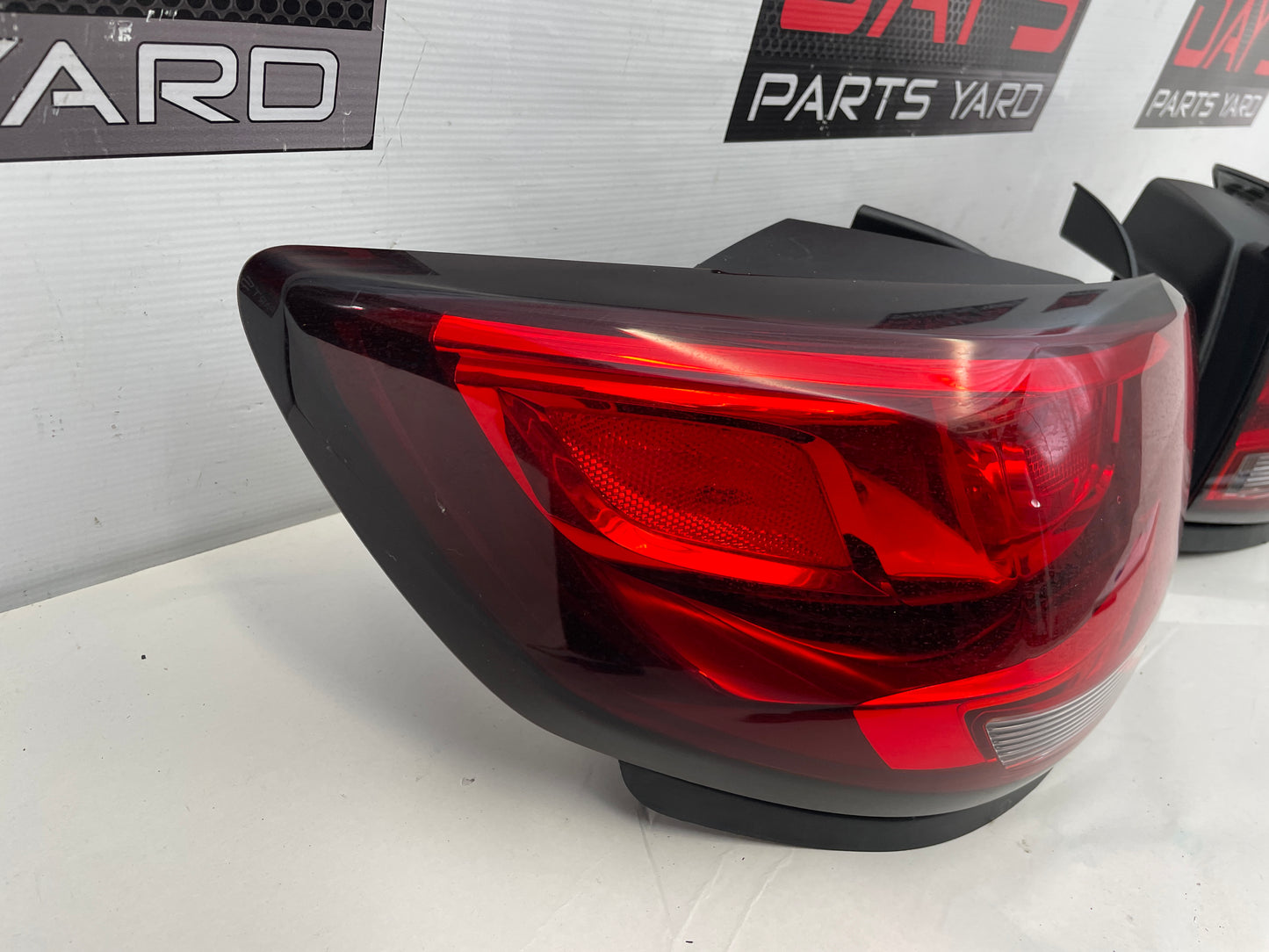 2014 Chevy SS Sedan Tail Light Taillight Lamp RH & LH OEM