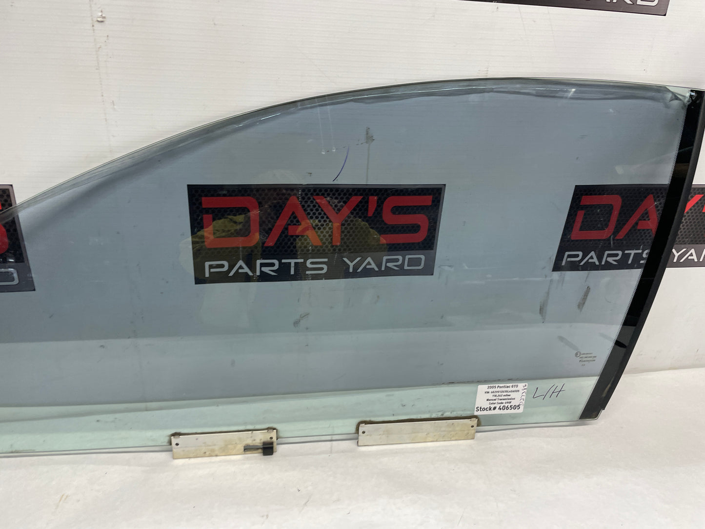 2005 Pontiac GTO LH Driver Front Door Window Glass OEM - Day's Parts Yard