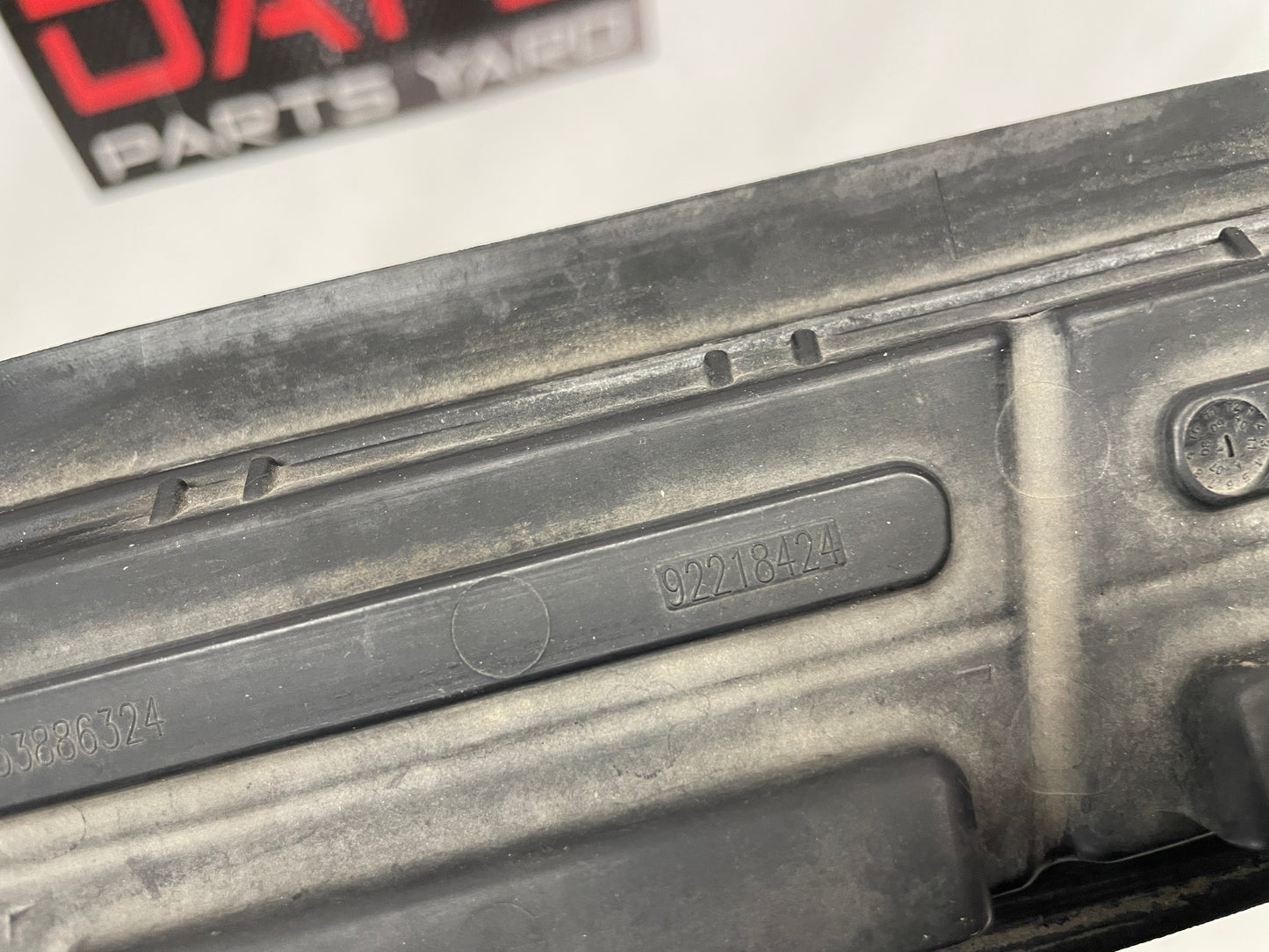 2009 Pontiac G8 GT RH & LH Hood Vent Insert Duct Rubber Trim OEM - Day's Parts Yard