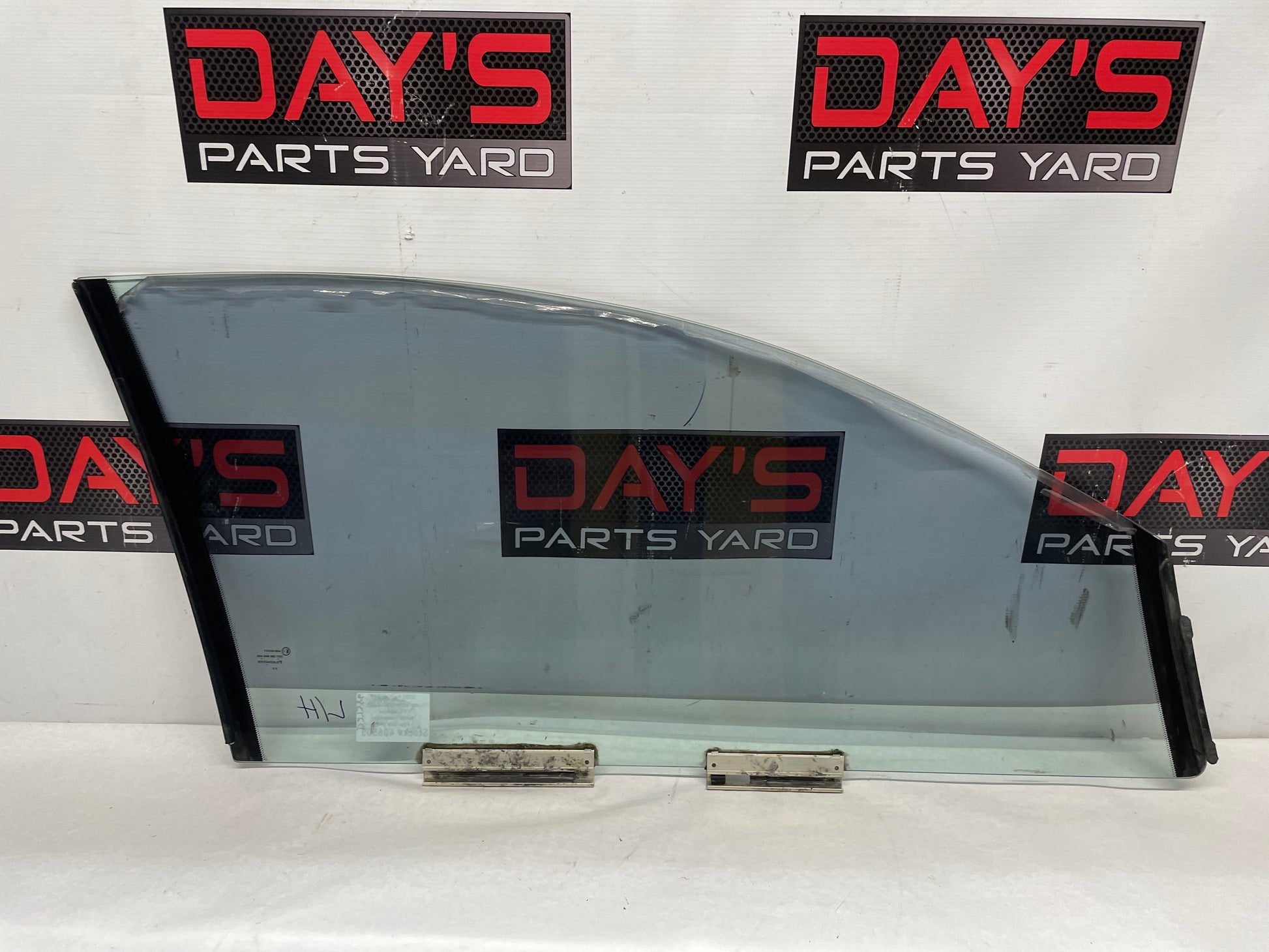 2005 Pontiac GTO LH Driver Front Door Window Glass OEM - Day's Parts Yard