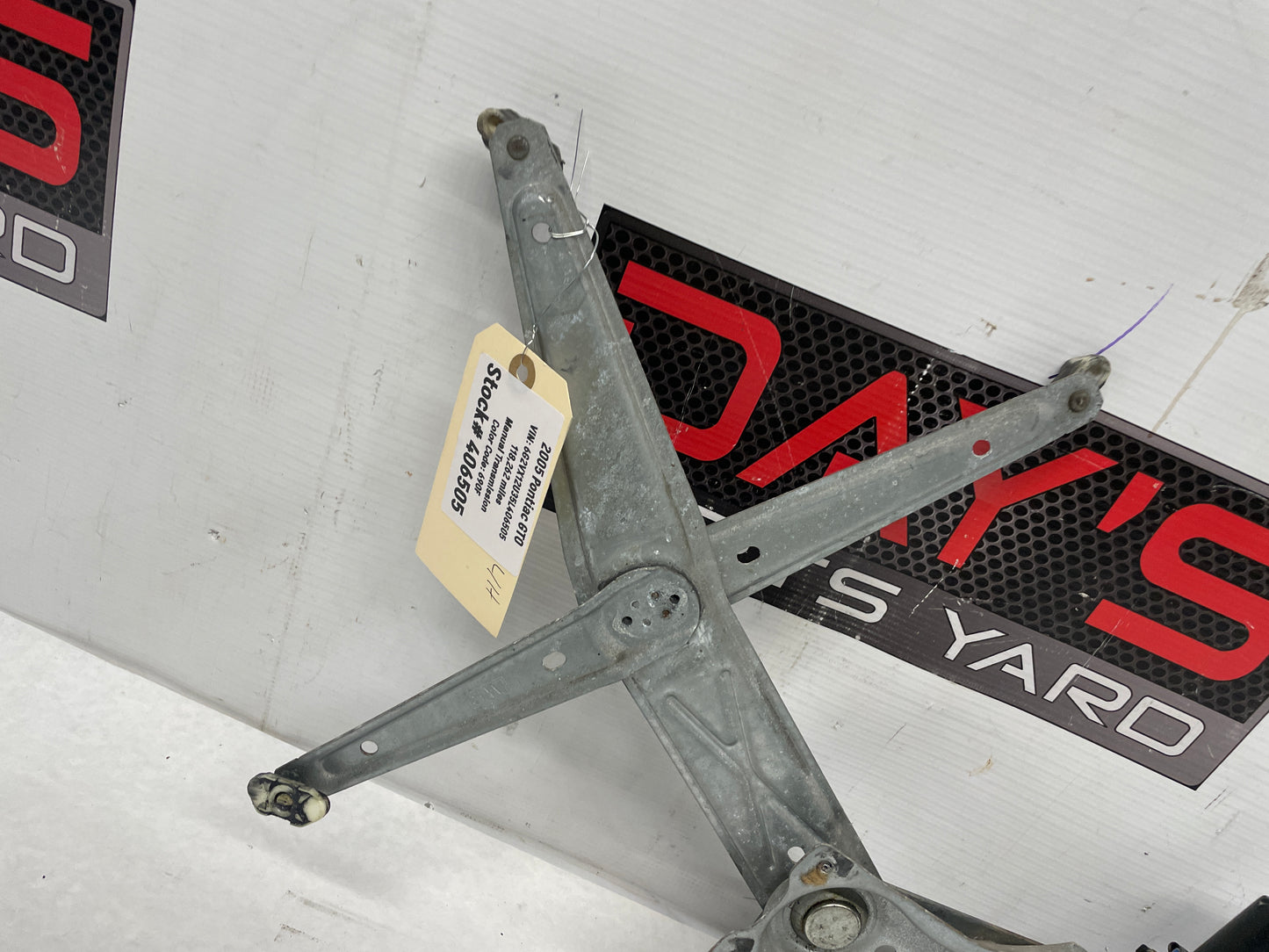 2005 Pontiac GTO LH Driver Front Window Regulator Motor OEM - Day's Parts Yard