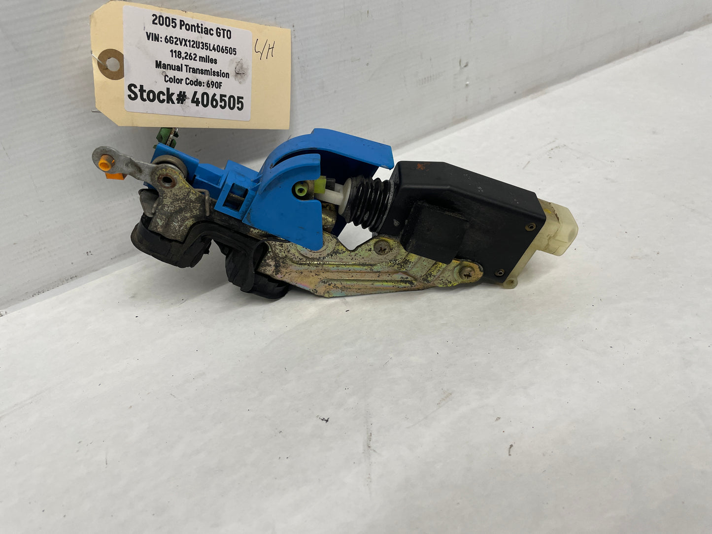 2005 Pontiac GTO LH Driver Door Lock Actuator Assembly OEM - Day's Parts Yard