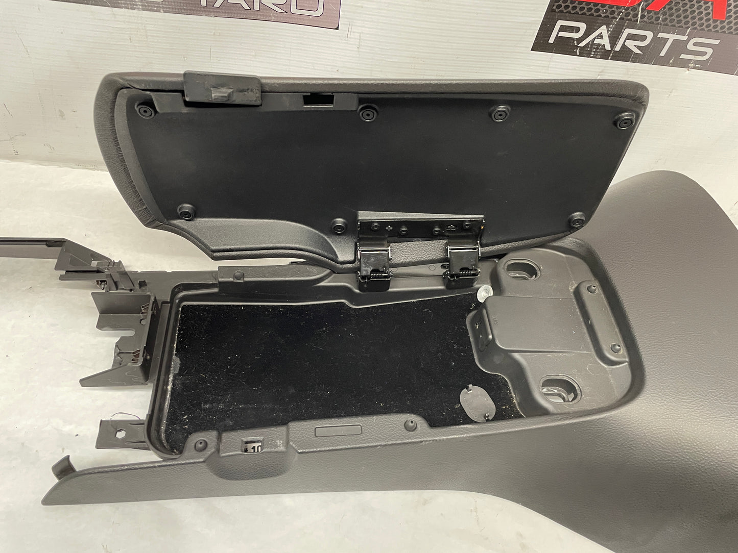 2011 Chevy C6 Corvette Grand Sport Upper Lower Center Console Armrest Lid Door OEM