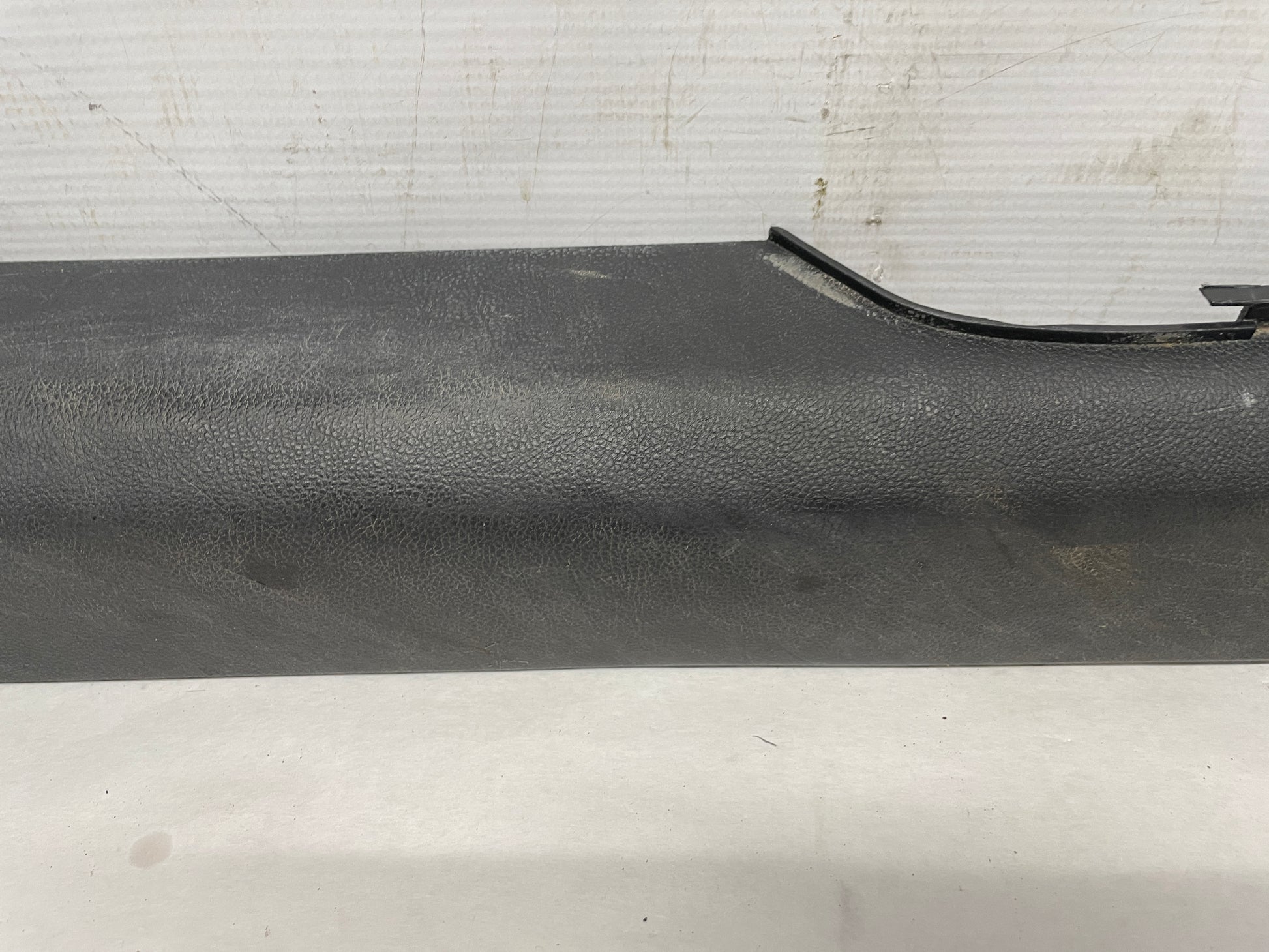 2013 Chevy Caprice PPV LH Driver Front Sill Carpet Retainer Kick Panel Scuff Plate Trim OEM - Day's Parts Yard