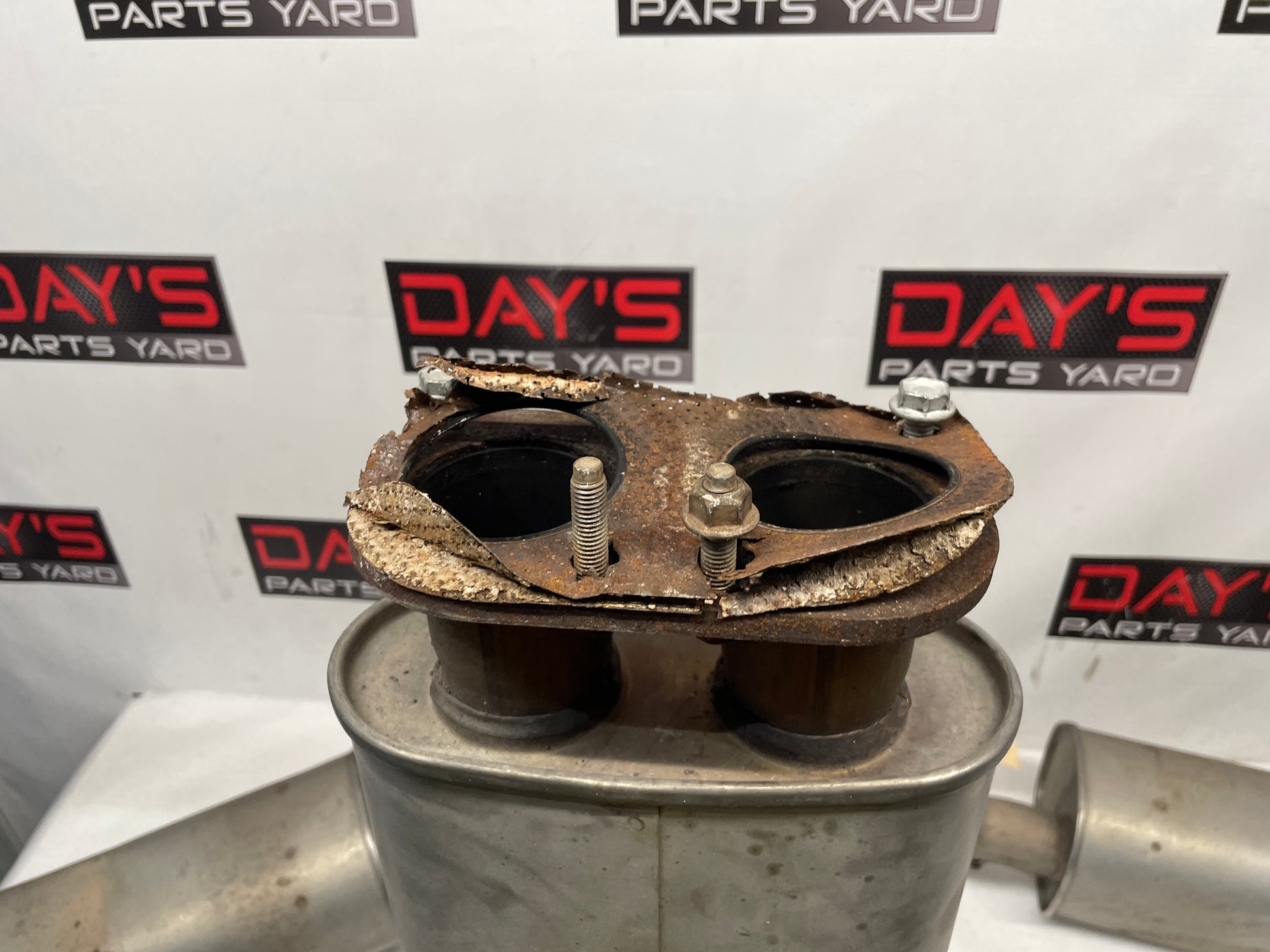 2005 Pontiac GTO Factory OEM RH & LH Axle Back Exhaust Mufflers w/ Pipe - Day's Parts Yard