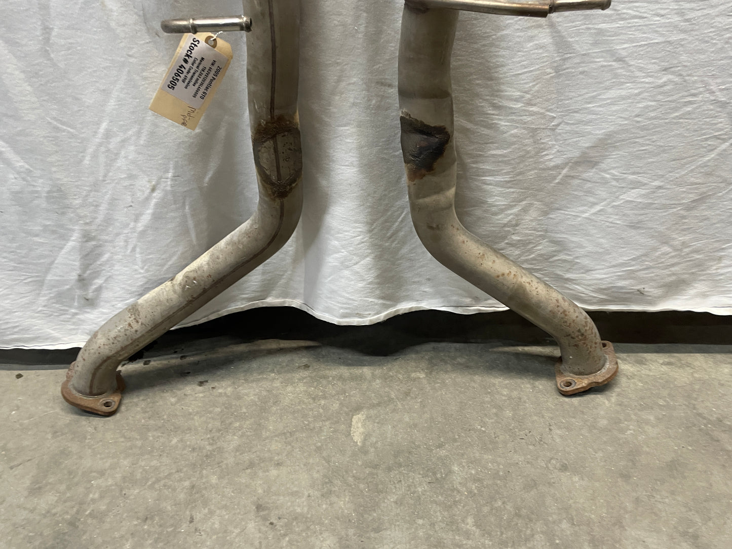 2005 Pontiac GTO Factory OEM RH & LH Axle Back Exhaust Mufflers w/ Pipe - Day's Parts Yard