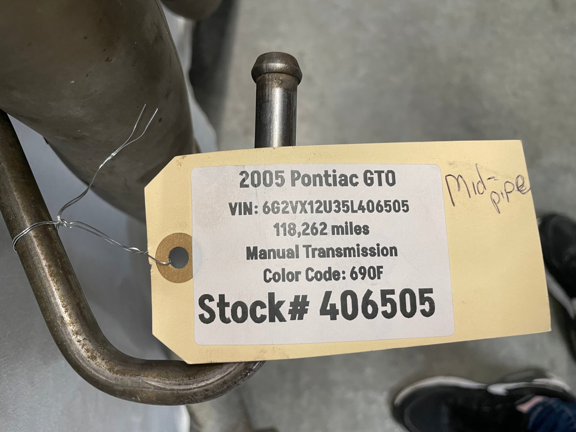 2005 Pontiac GTO Factory OEM RH & LH Axle Back Exhaust Mufflers w/ Pipe - Day's Parts Yard