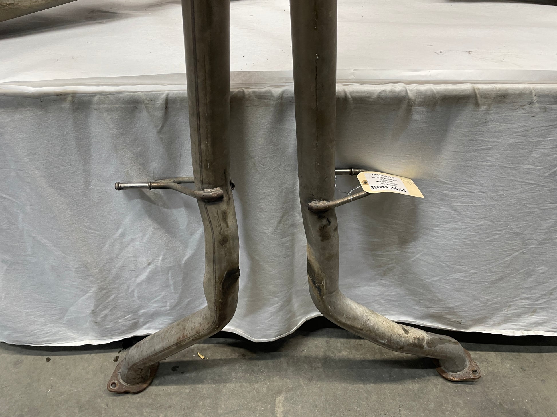 2005 Pontiac GTO Factory OEM RH & LH Axle Back Exhaust Mufflers w/ Pipe - Day's Parts Yard