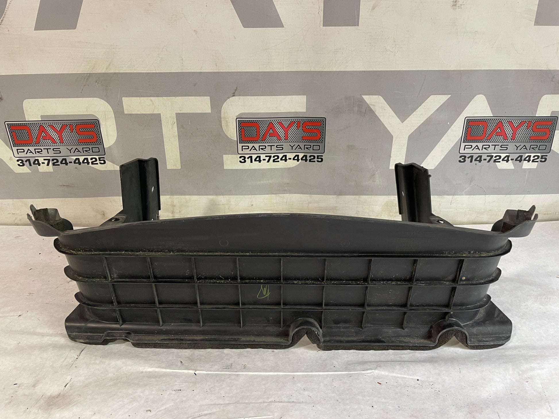 2017 Chevy SS Sedan Radiator Engine Air Inlet Duct OEM - Day's Parts Yard