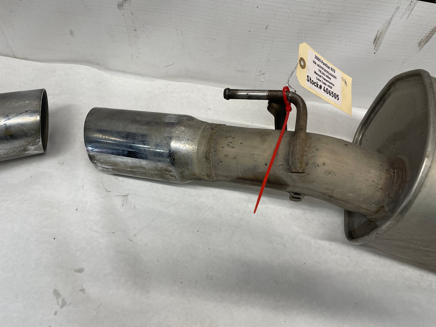 2005 Pontiac GTO Factory OEM RH & LH Axle Back Exhaust Mufflers w/ Pipe - Day's Parts Yard