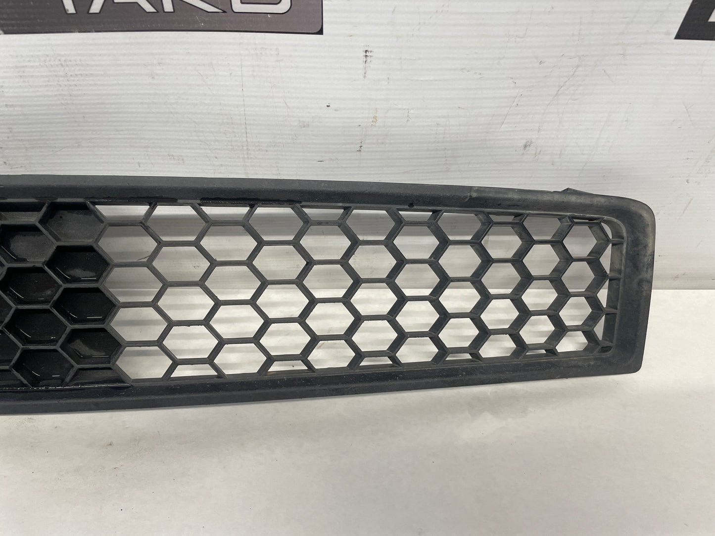2009 Pontiac G8 GT RH Passenger Front Bumper Lower Grille OEM