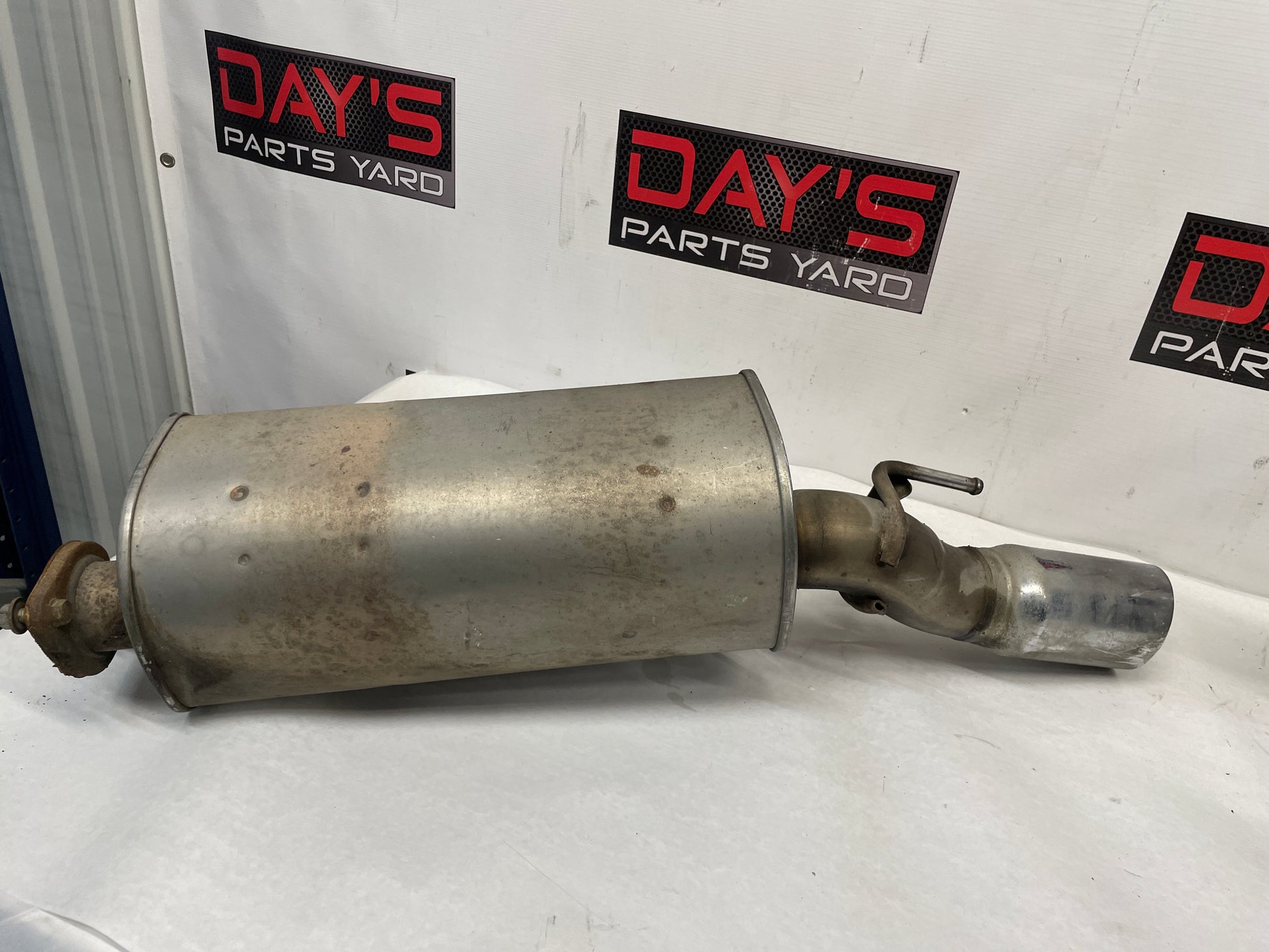 2005 Pontiac GTO Factory OEM RH & LH Axle Back Exhaust Mufflers w/ Pipe - Day's Parts Yard