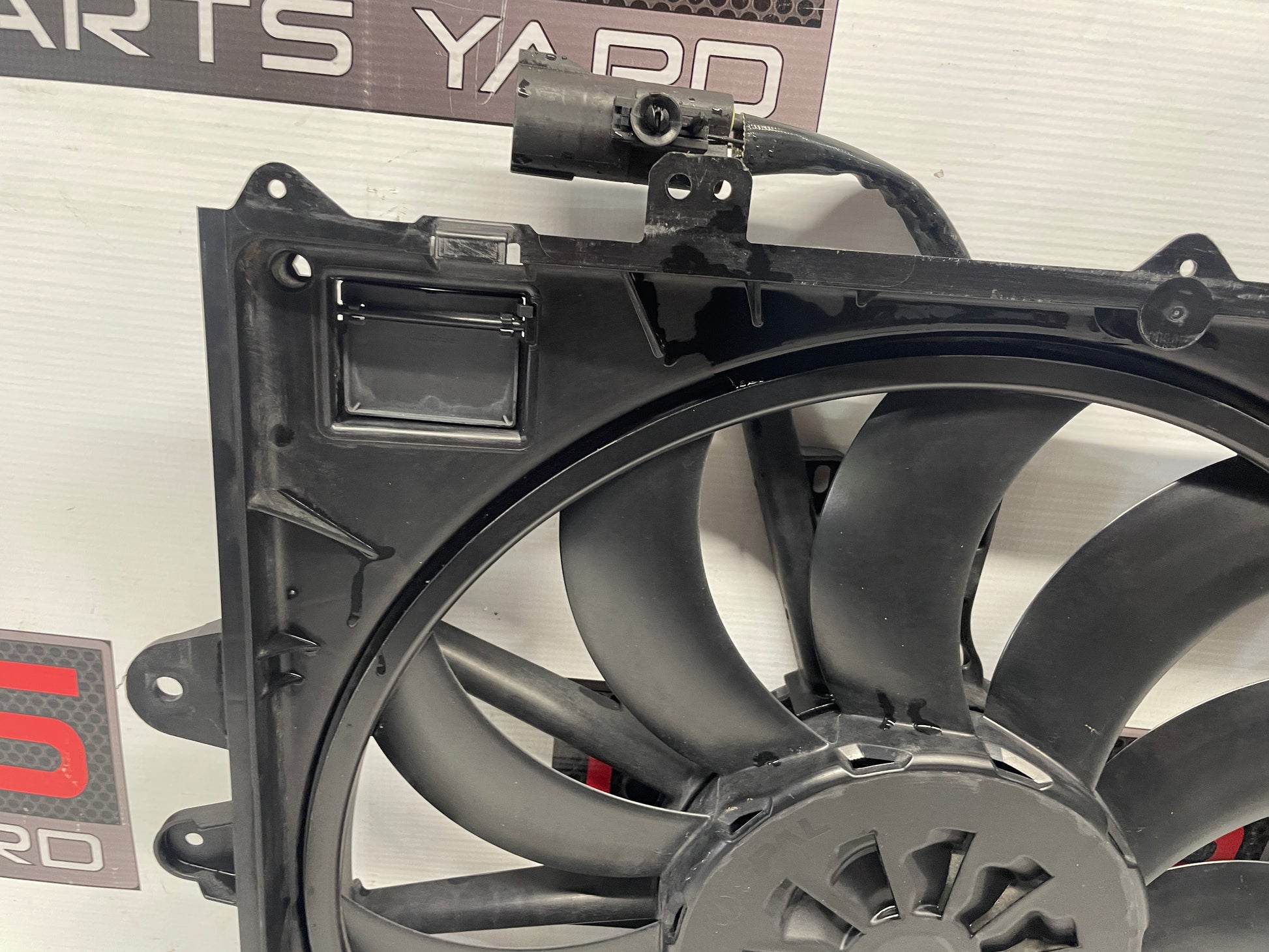 2020 Chevy Camaro SS LZ Radiator Engine Cooling Fan Assembly OEM - Day's Parts Yard