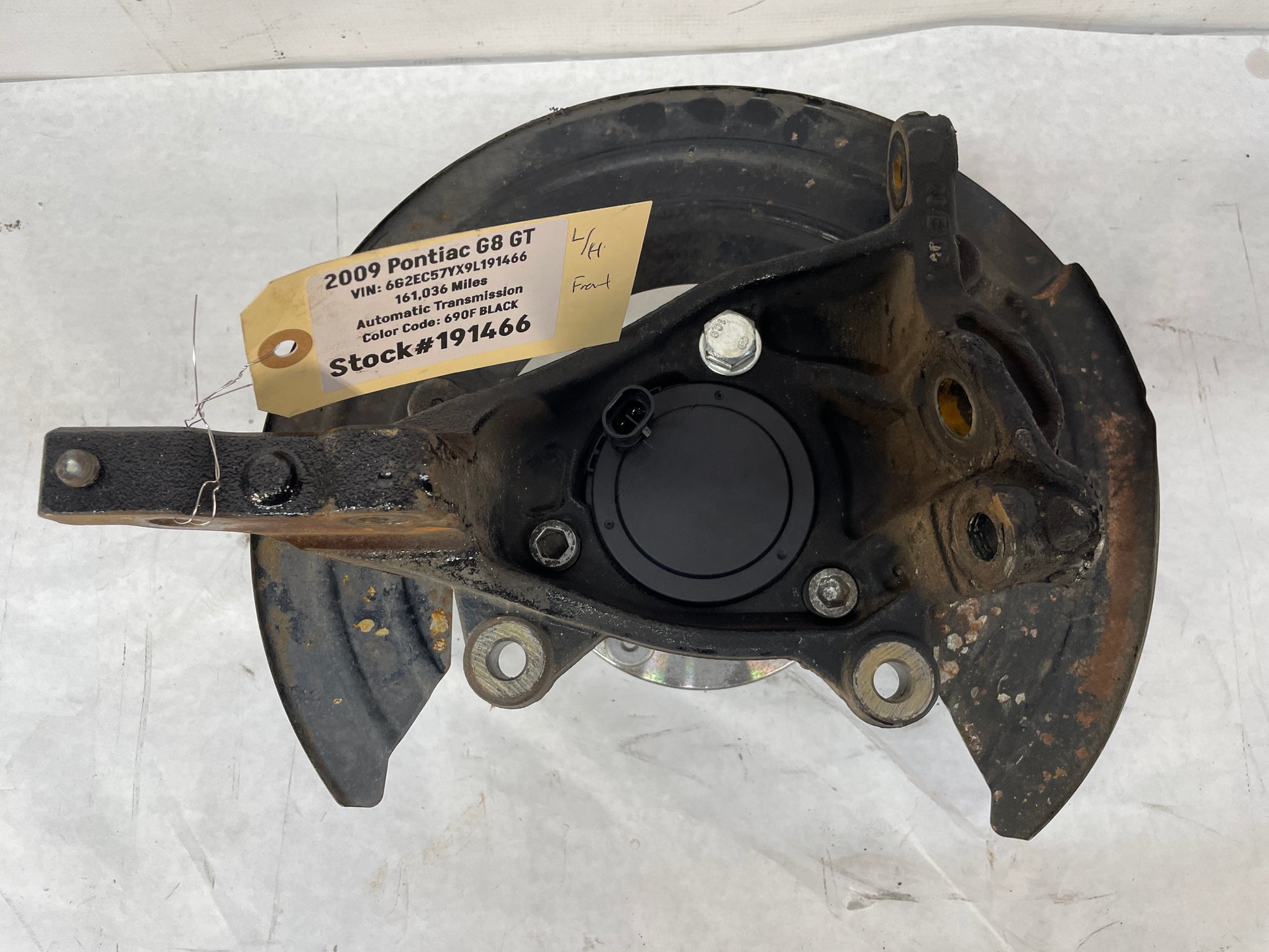 2009 Pontiac G8 LH Driver Front Suspension Spindle Knuckle Hub Assembly OEM - Day's Parts Yard