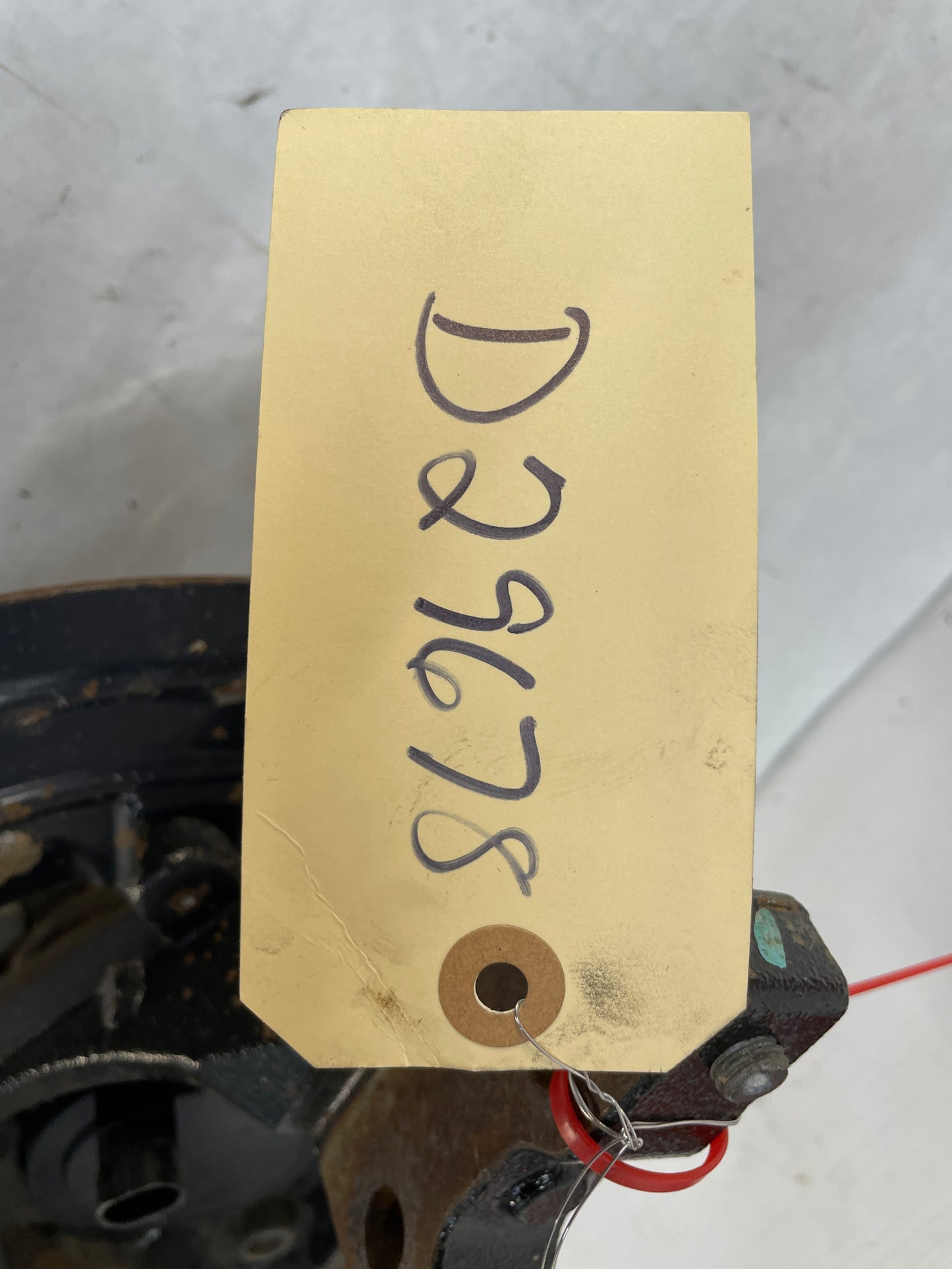 2009 Pontiac G8 GT LH Driver Rear Suspension Spindle Hub Knuckle Wheel Bearing OEM - Day's Parts Yard