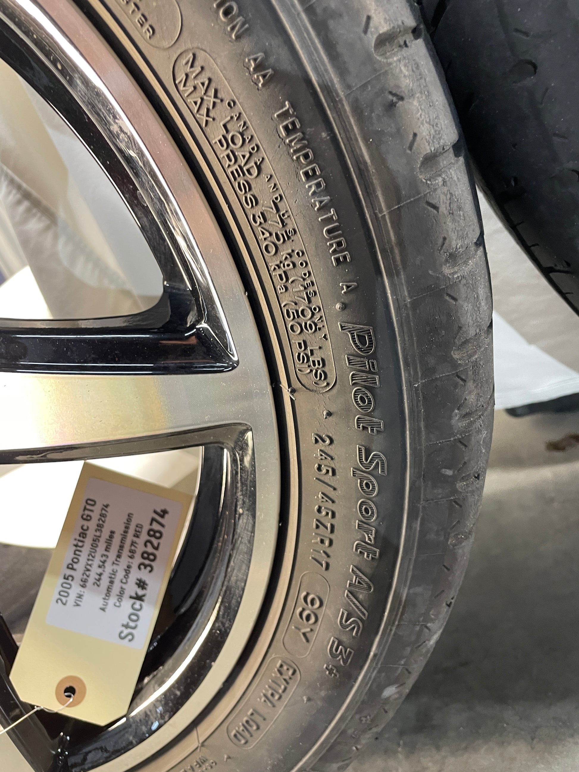 2005 Pontiac GTO Aftermarket Wheel w/ Micheiln Pilot Sport Tires 17X7.5  245/45ZR17 - Day's Parts Yard