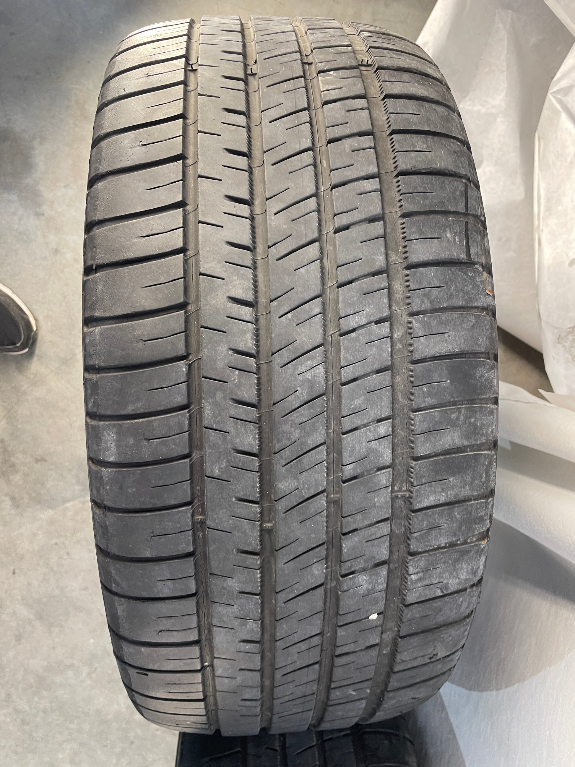2005 Pontiac GTO Aftermarket Wheel w/ Micheiln Pilot Sport Tires 17X7.5  245/45ZR17 - Day's Parts Yard