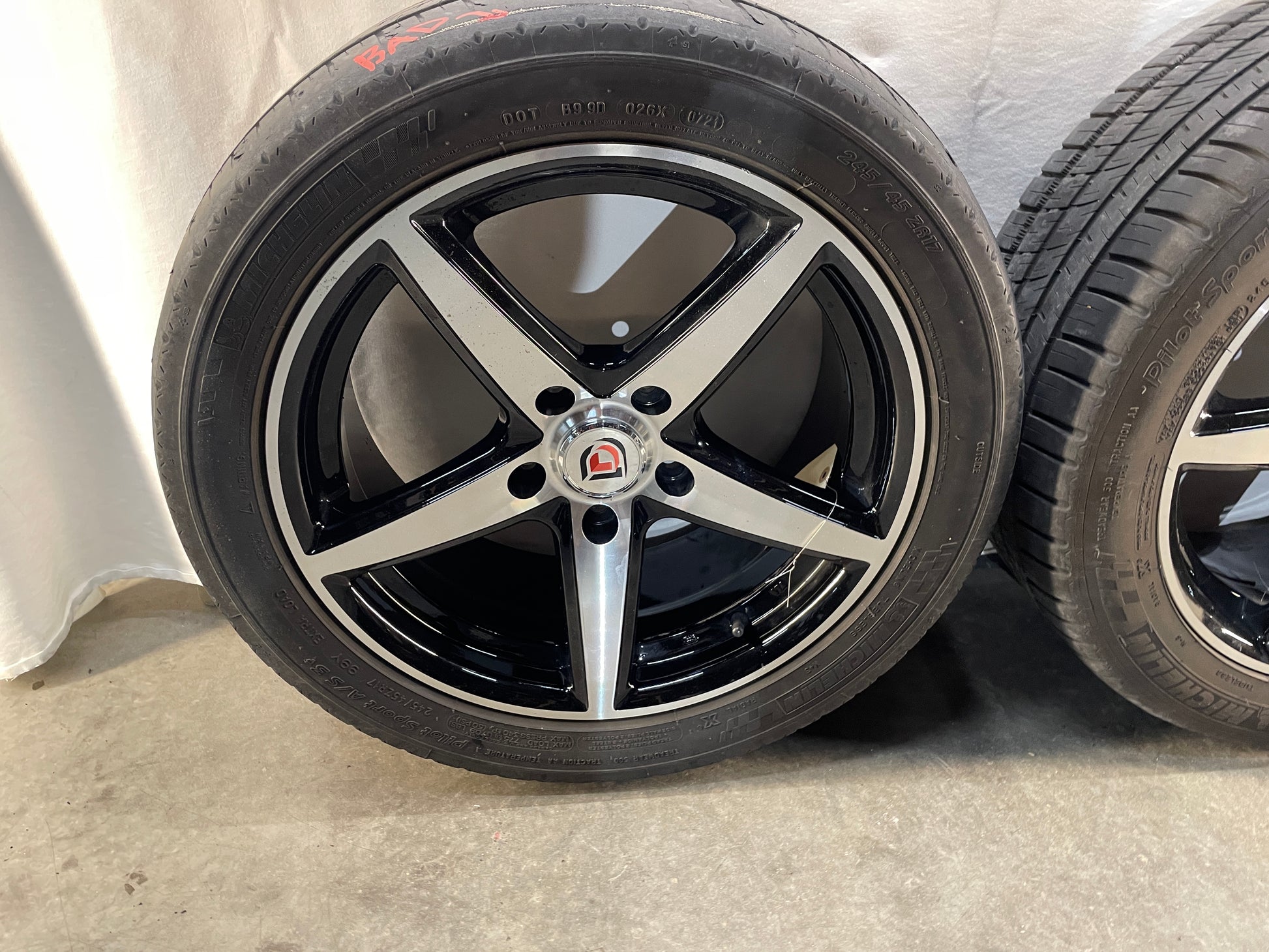 2005 Pontiac GTO Aftermarket Wheel w/ Micheiln Pilot Sport Tires 17X7.5  245/45ZR17 - Day's Parts Yard