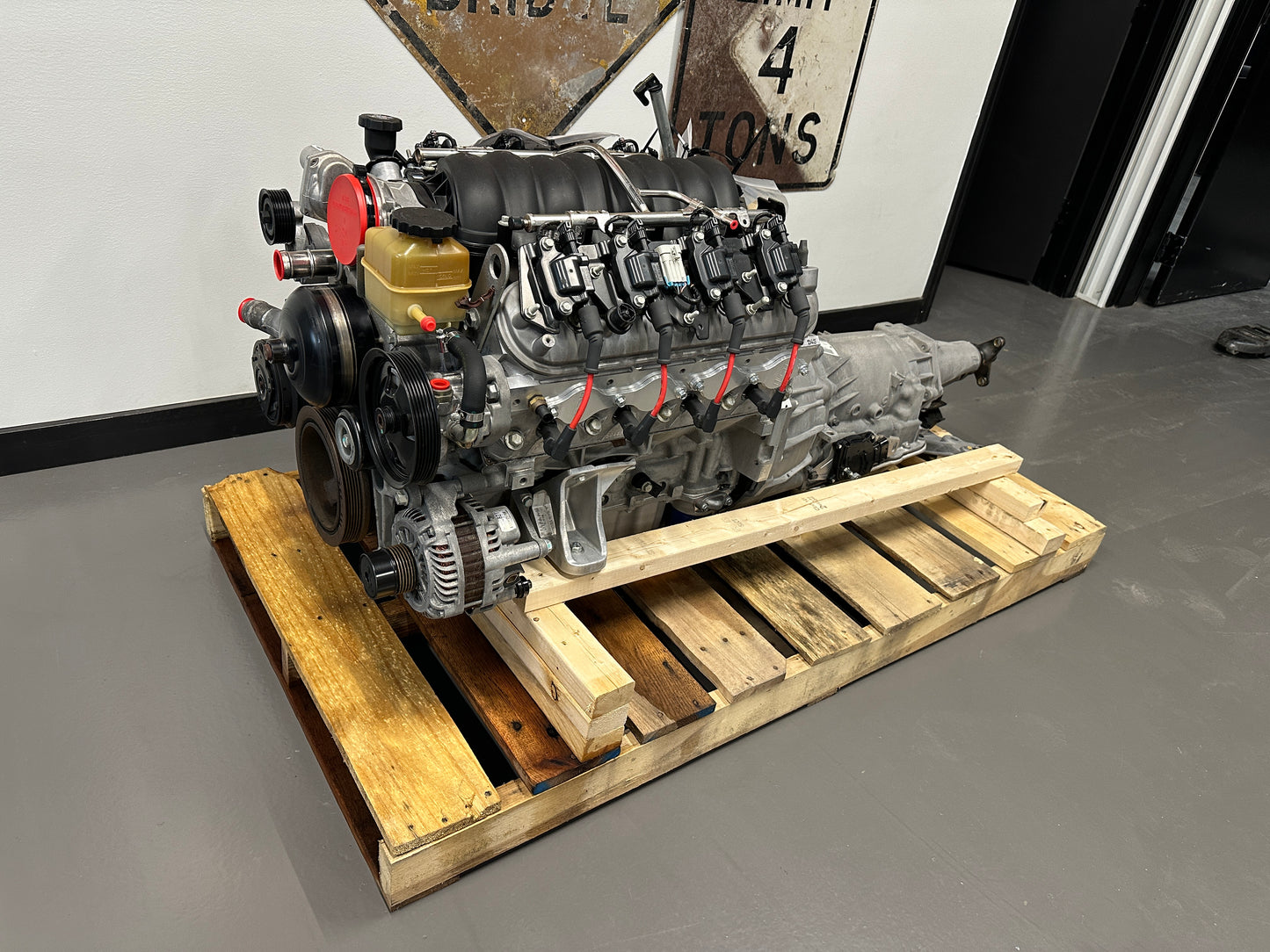 6.0 LS2 Engine 4L65 Automatic Transmission Drivetrain Pullout 400HP 44k Miles