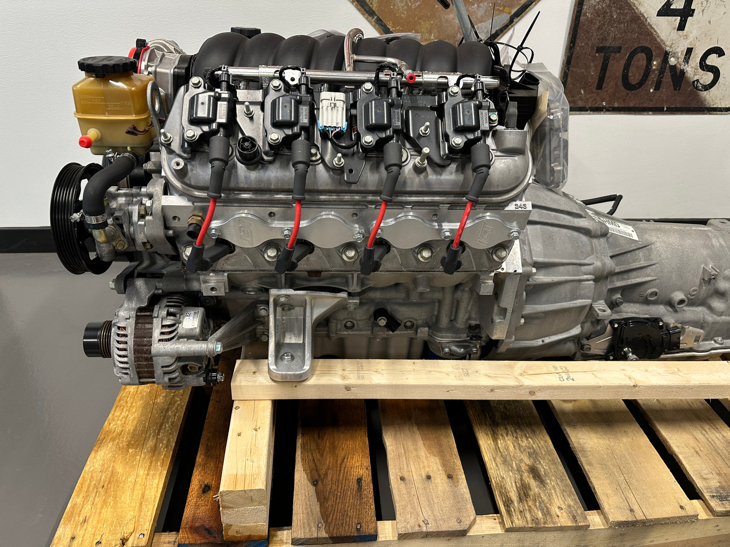 6.0 LS2 Engine 4L65 Automatic Transmission Drivetrain Pullout 400HP 44k Miles