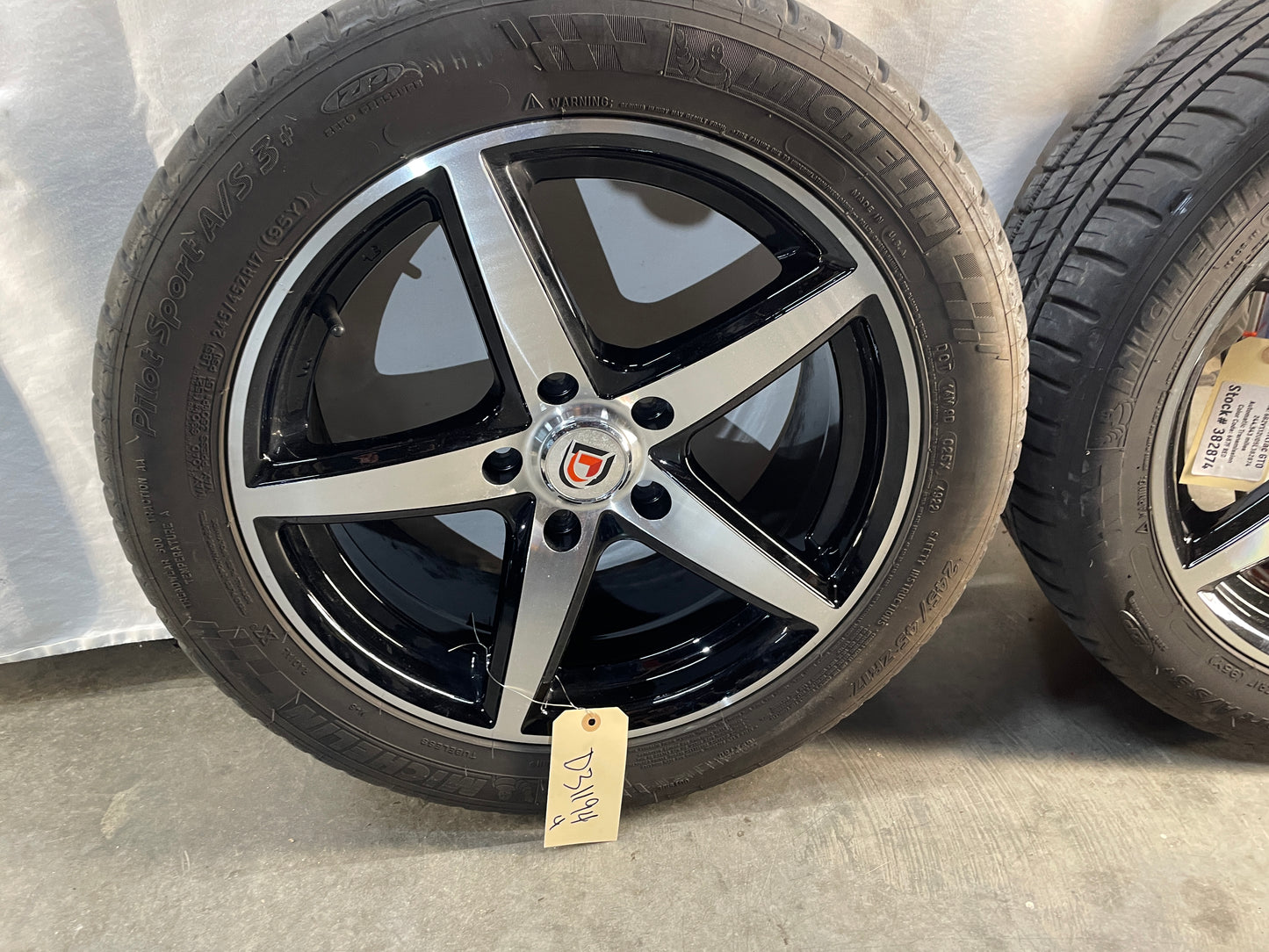 2005 Pontiac GTO Aftermarket Wheel w/ Micheiln Pilot Sport Tires 17X7.5  245/45ZR17 - Day's Parts Yard