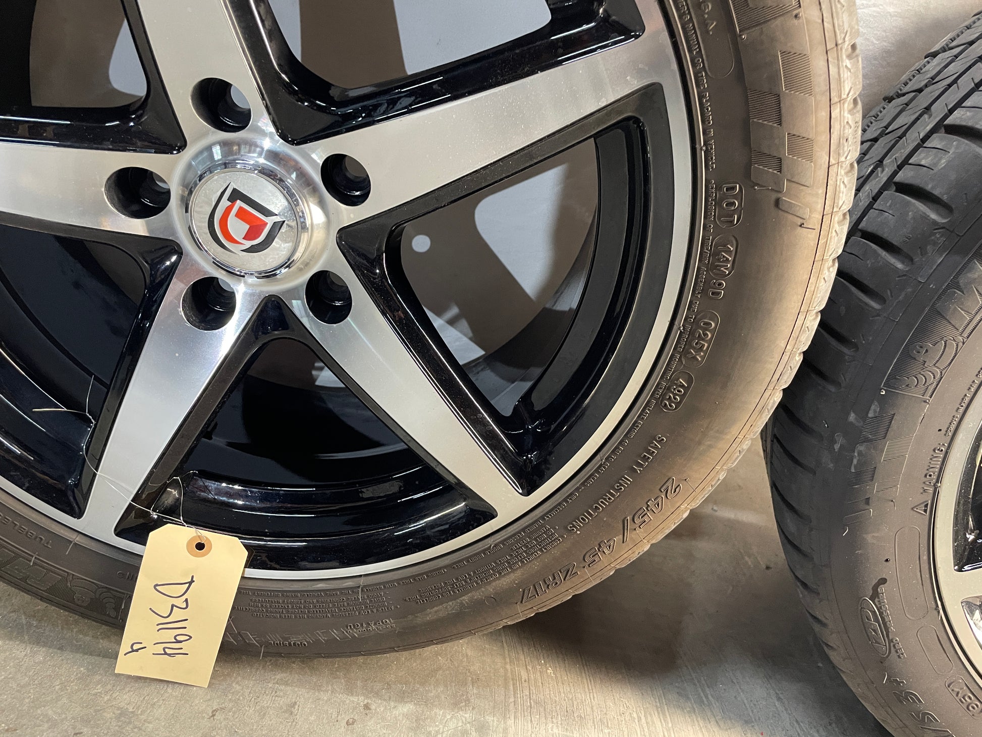 2005 Pontiac GTO Aftermarket Wheel w/ Micheiln Pilot Sport Tires 17X7.5  245/45ZR17 - Day's Parts Yard
