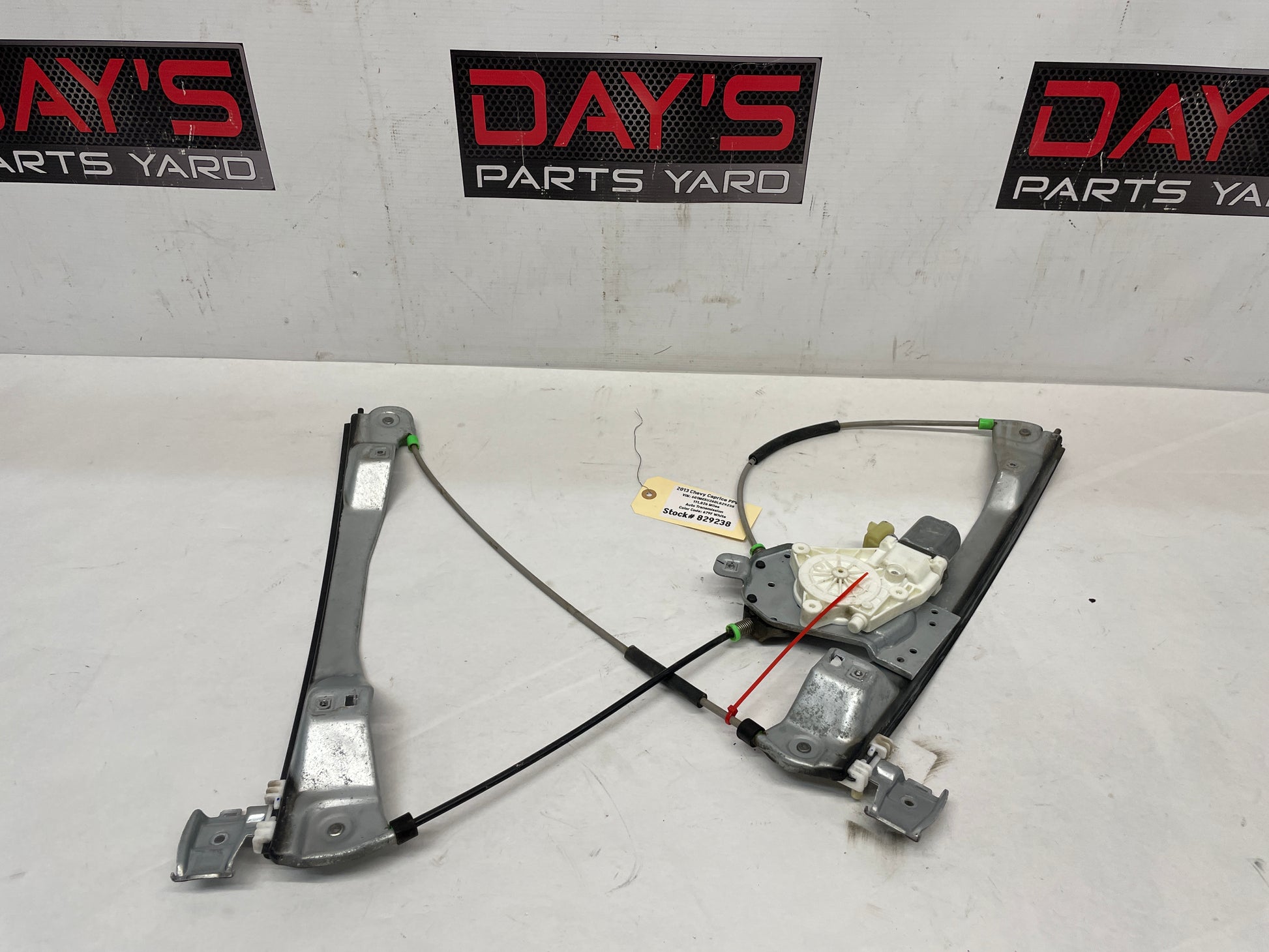 2013 Chevy Caprice PPV RH Passenger Front Window Regulator w/ Motor OEM - Day's Parts Yard