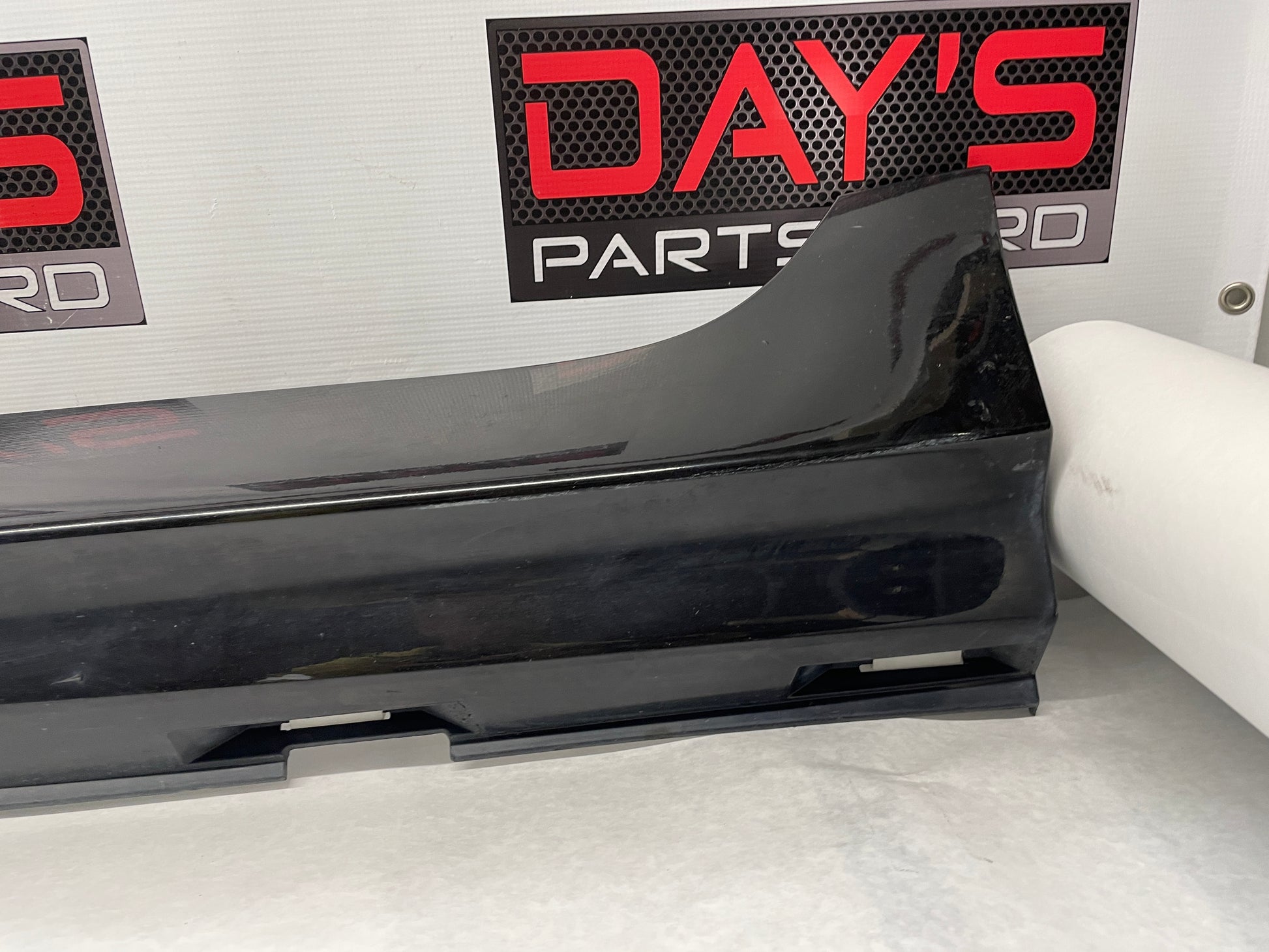 2014 Chevy SS Sedan LH Driver Rocker Molding Side Skirt Panel Black OEM - Day's Parts Yard