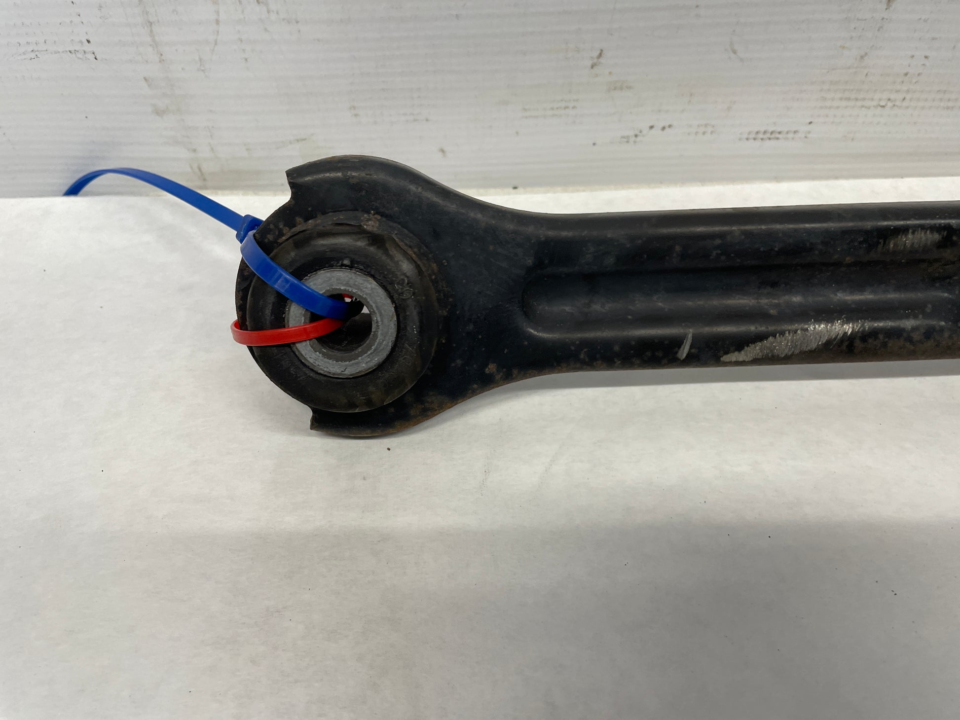 2014 Chevrolet SS Sedan RH Passenger Rear Trailing Control Arm Drag Link OEM - Day's Parts Yard