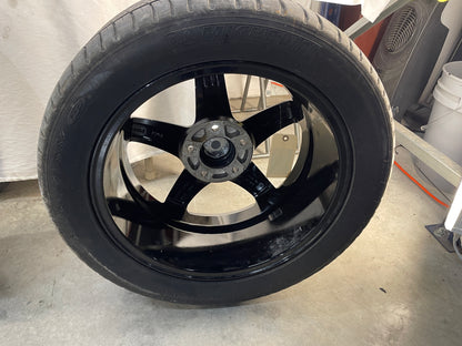 2005 Pontiac GTO Aftermarket Wheel w/ Micheiln Pilot Sport Tires 17X7.5  245/45ZR17 - Day's Parts Yard