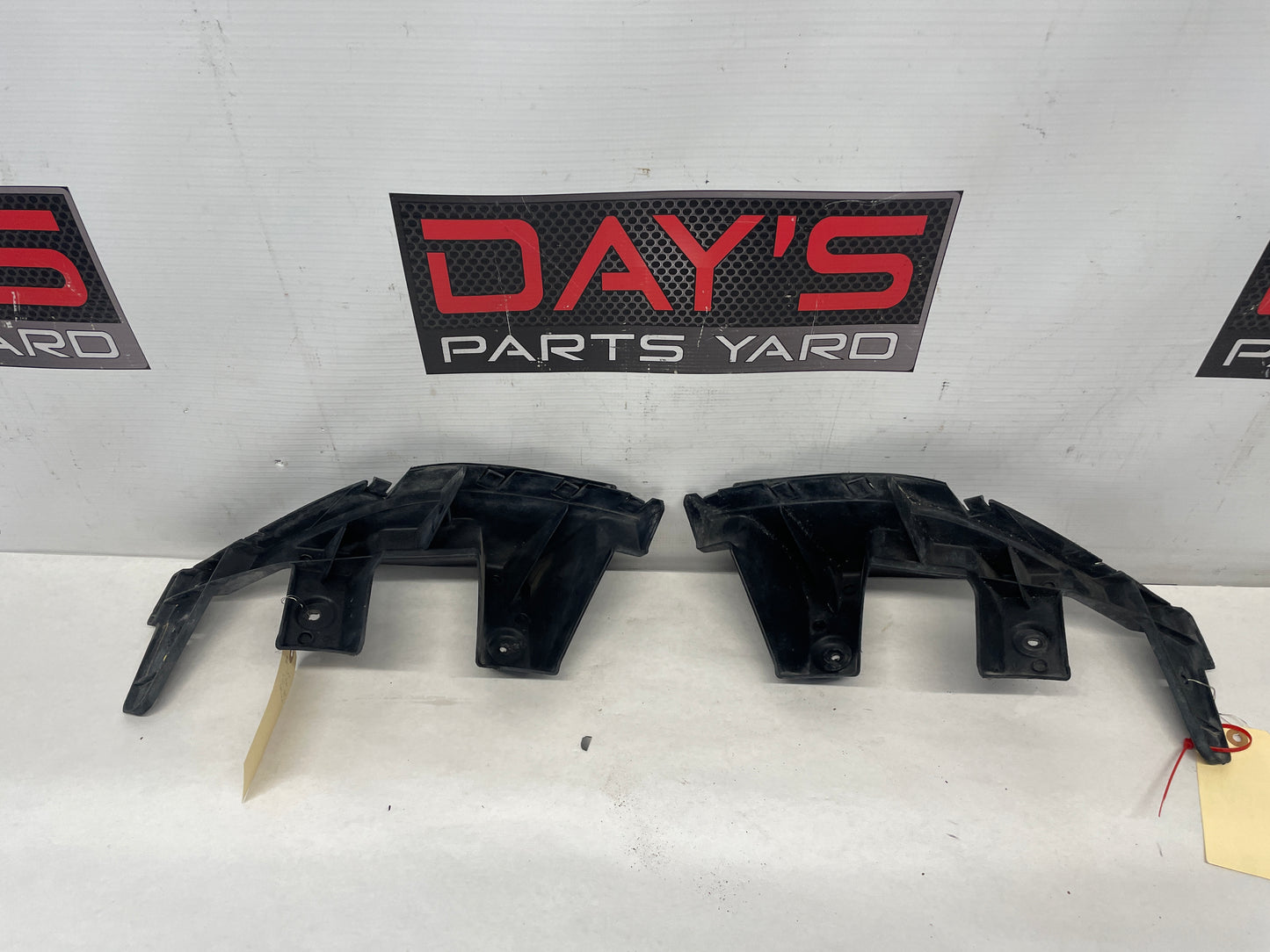 2009 Pontiac G8 GT RH & LH Rear Bumper Upper Support Bracket OEM