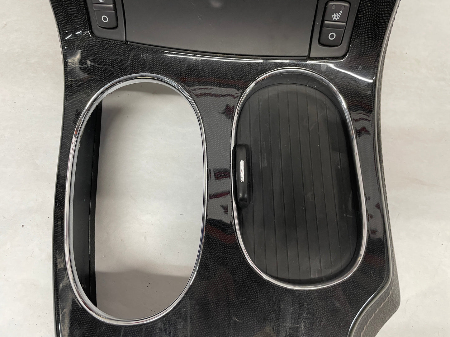 2011 Chevy C6 Corvette Carbon Radio Surround Bezel Center Dash Trim Panel OEM