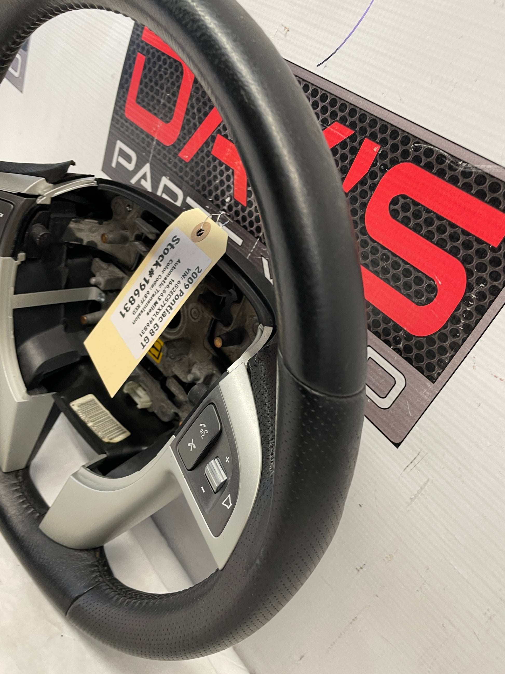 2009 Pontiac G8 GT Steering Wheel OEM - Day's Parts Yard