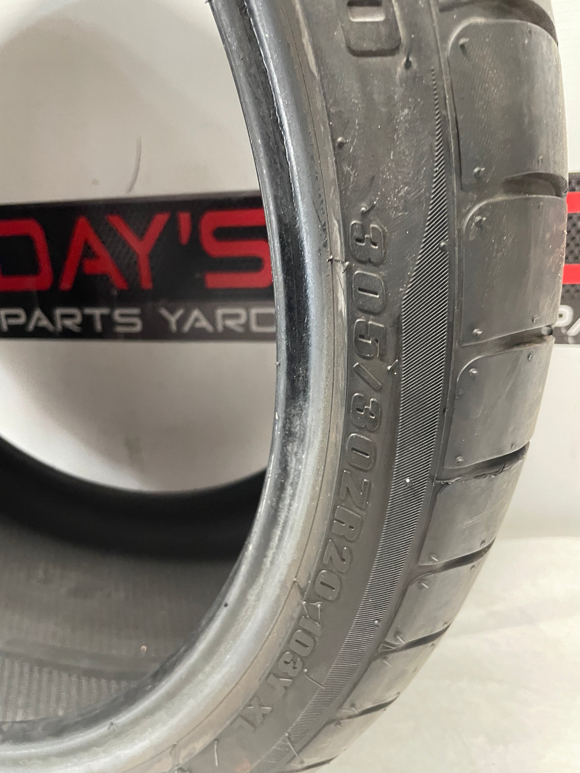 Atturo AZ850 Tire 305/30ZR20 - Day's Parts Yard