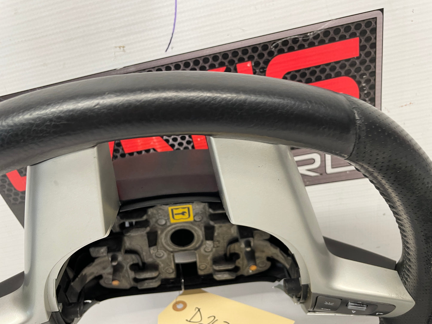 2009 Pontiac G8 GT Steering Wheel OEM - Day's Parts Yard