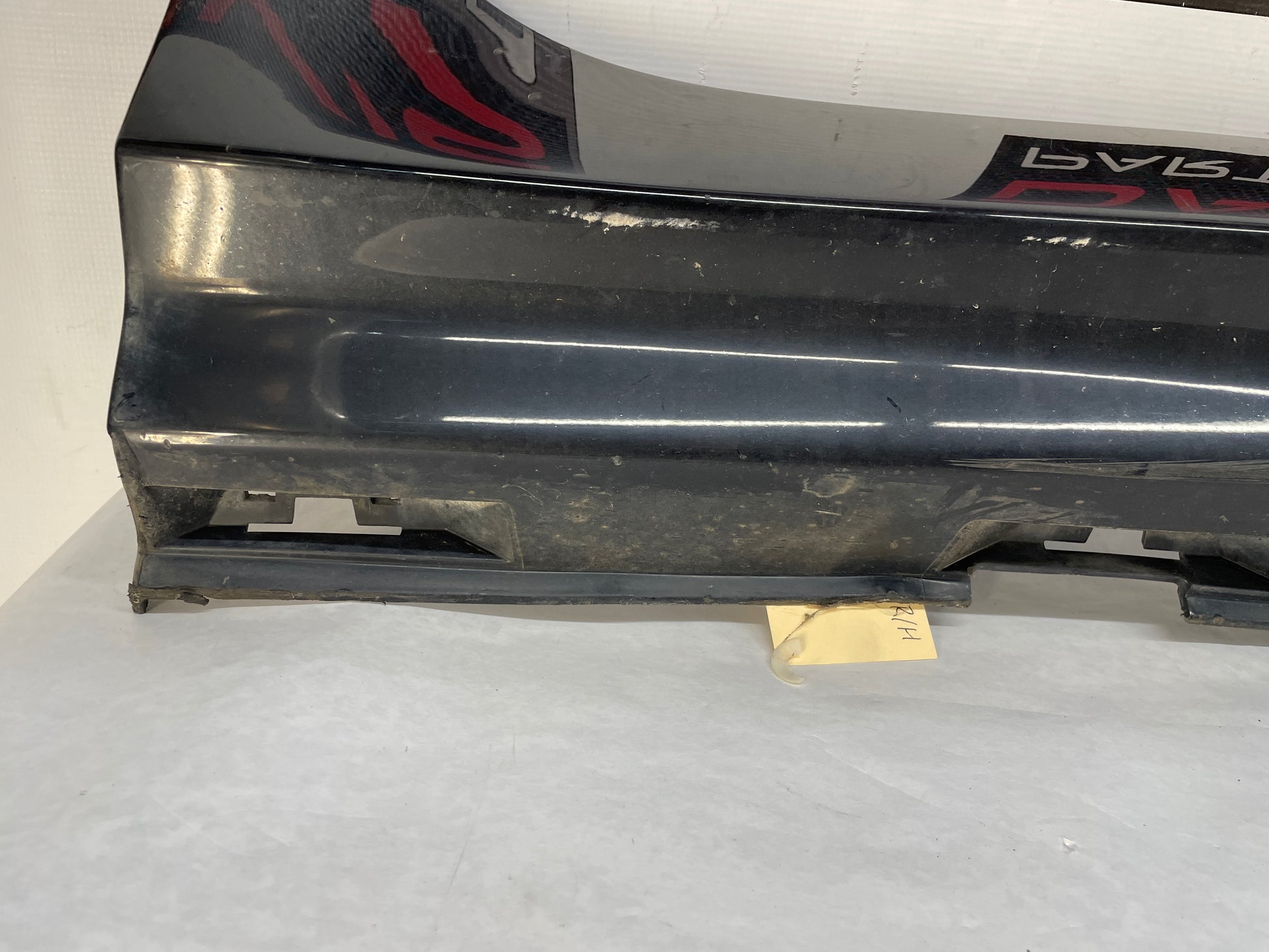 2009 Pontiac G8 GT RH Passenger Rocker Molding Side Skirt Panel Trim Black OEM - Day's Parts Yard