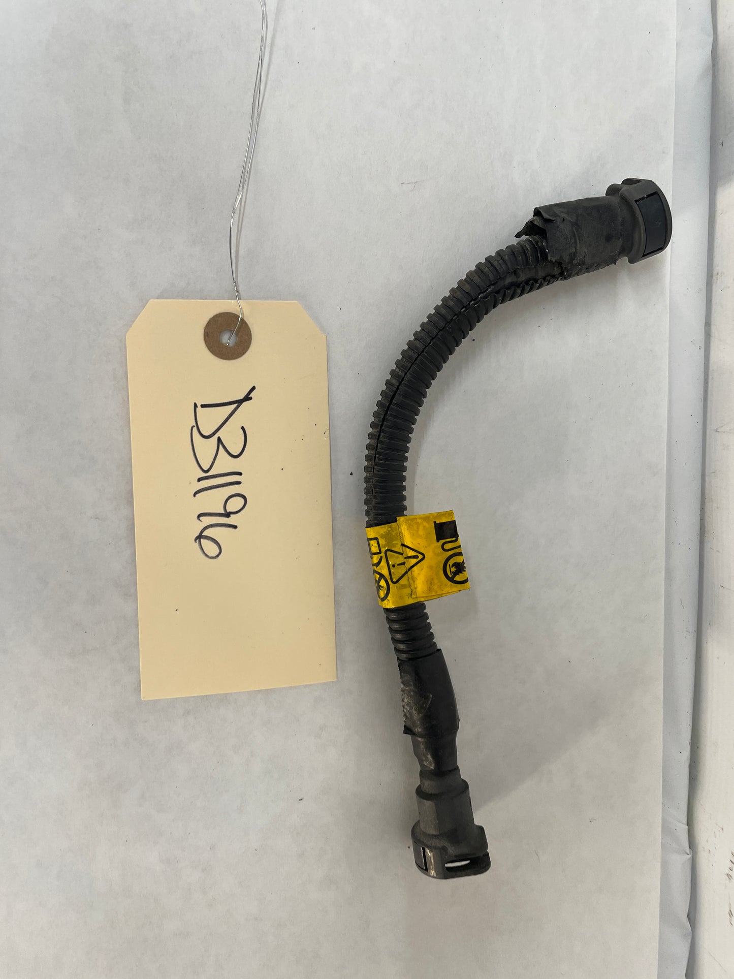 2005 Pontiac GTO Fuel Gas Line Hose Tube OEM - Day's Parts Yard