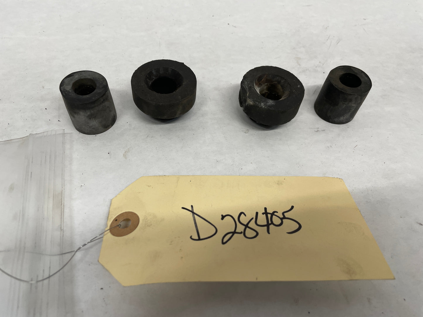 2011 Chevy C6 Corvette Upper & Lower Radiator Rubber Grommets Insulators Bushings OEM