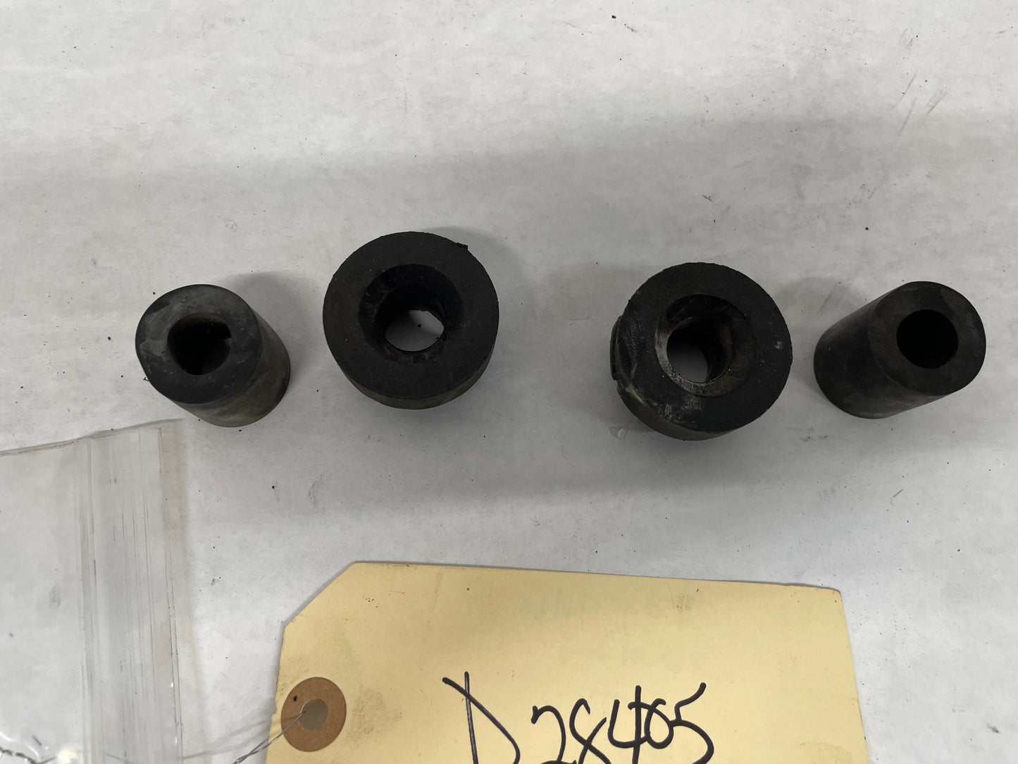 2011 Chevy C6 Corvette Upper & Lower Radiator Rubber Grommets Insulators Bushings OEM