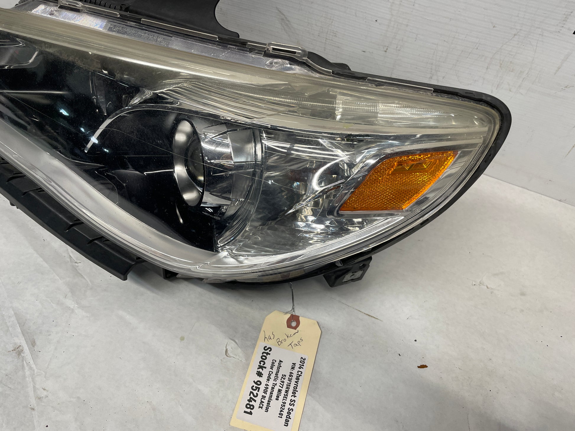 2014 Chevy SS Sedan LH Driver Headlight Head Light Lamp OEM - Day's Parts Yard