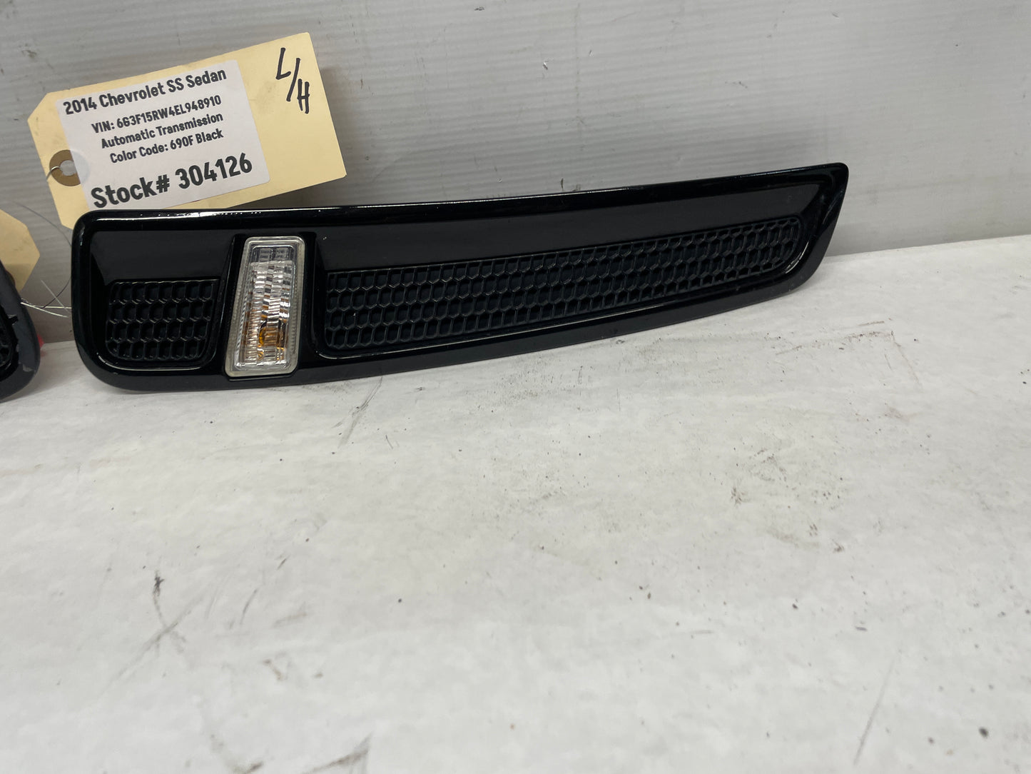 2014 Chevy SS Sedan RH & LH Fender Marker Lights OEM - Day's Parts Yard