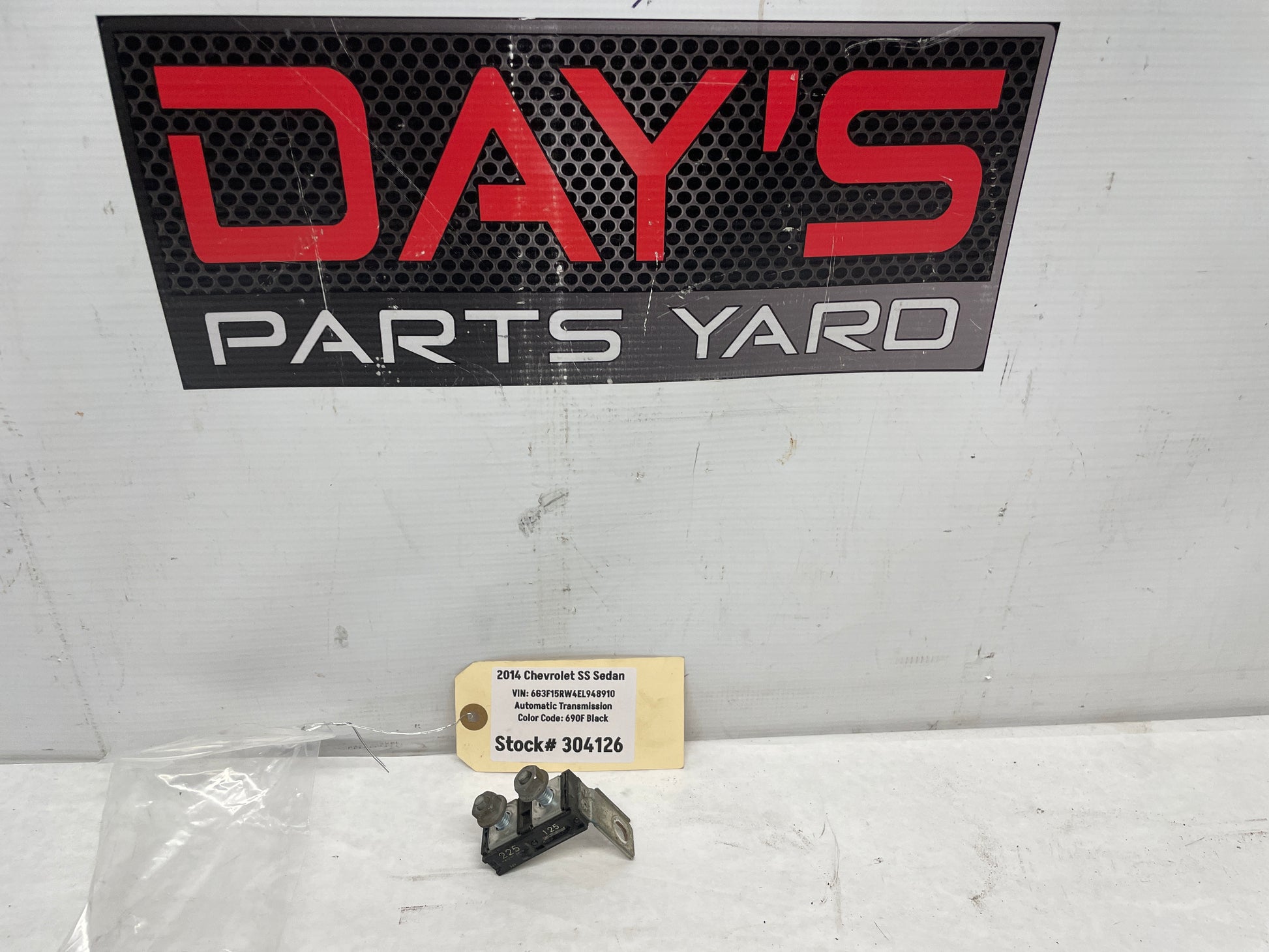 2014 Chevy SS Sedan Jump Starter Post Positive Battery Circuit Fuse OEM - Day's Parts Yard