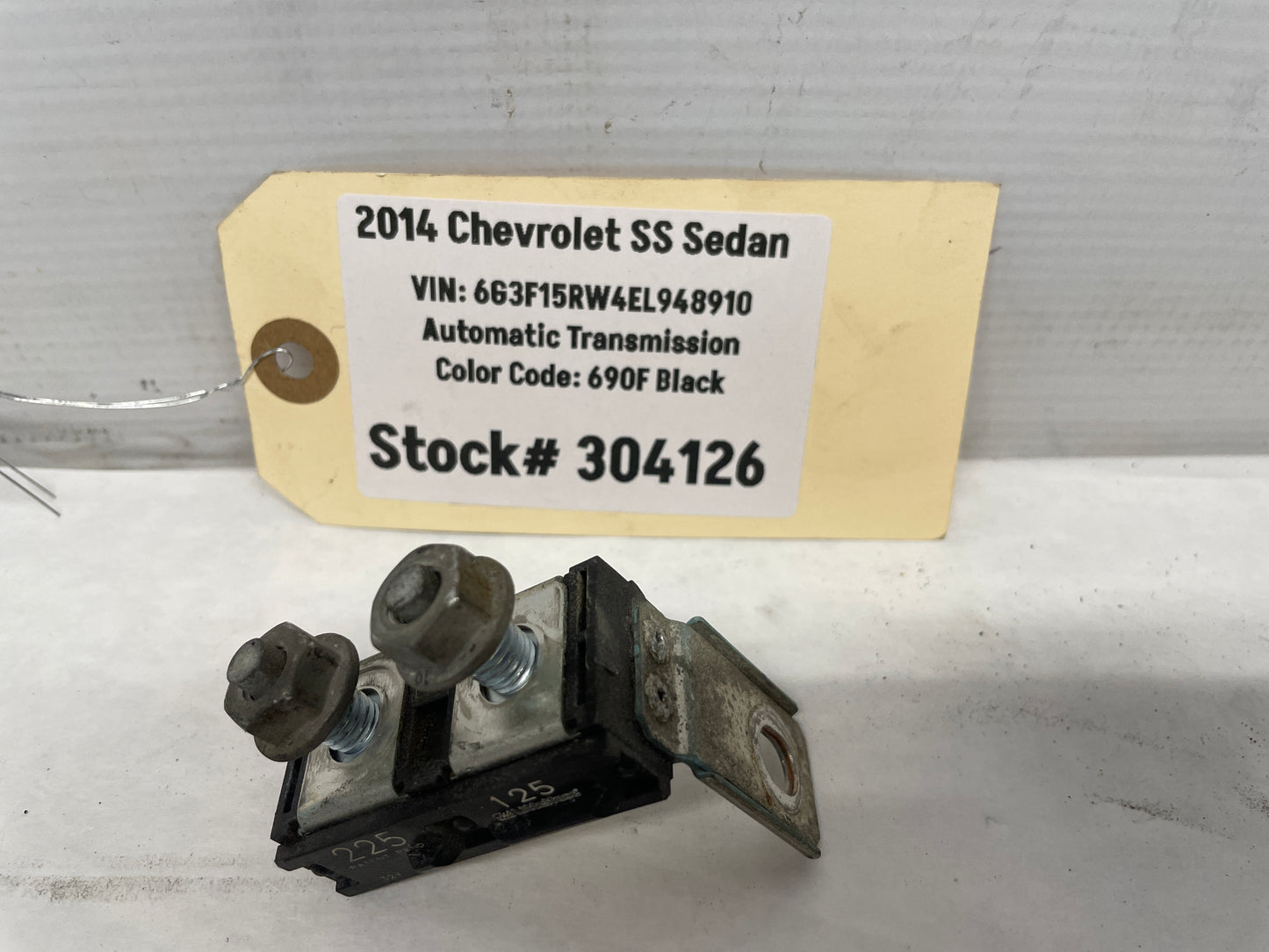 2014 Chevy SS Sedan Jump Starter Post Positive Battery Circuit Fuse OEM - Day's Parts Yard