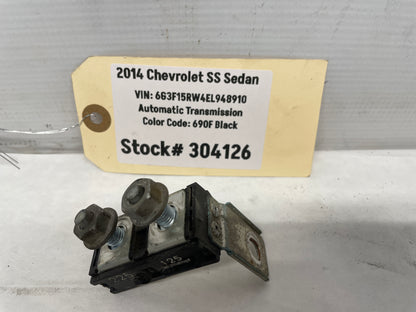 2014 Chevy SS Sedan Jump Starter Post Positive Battery Circuit Fuse OEM - Day's Parts Yard