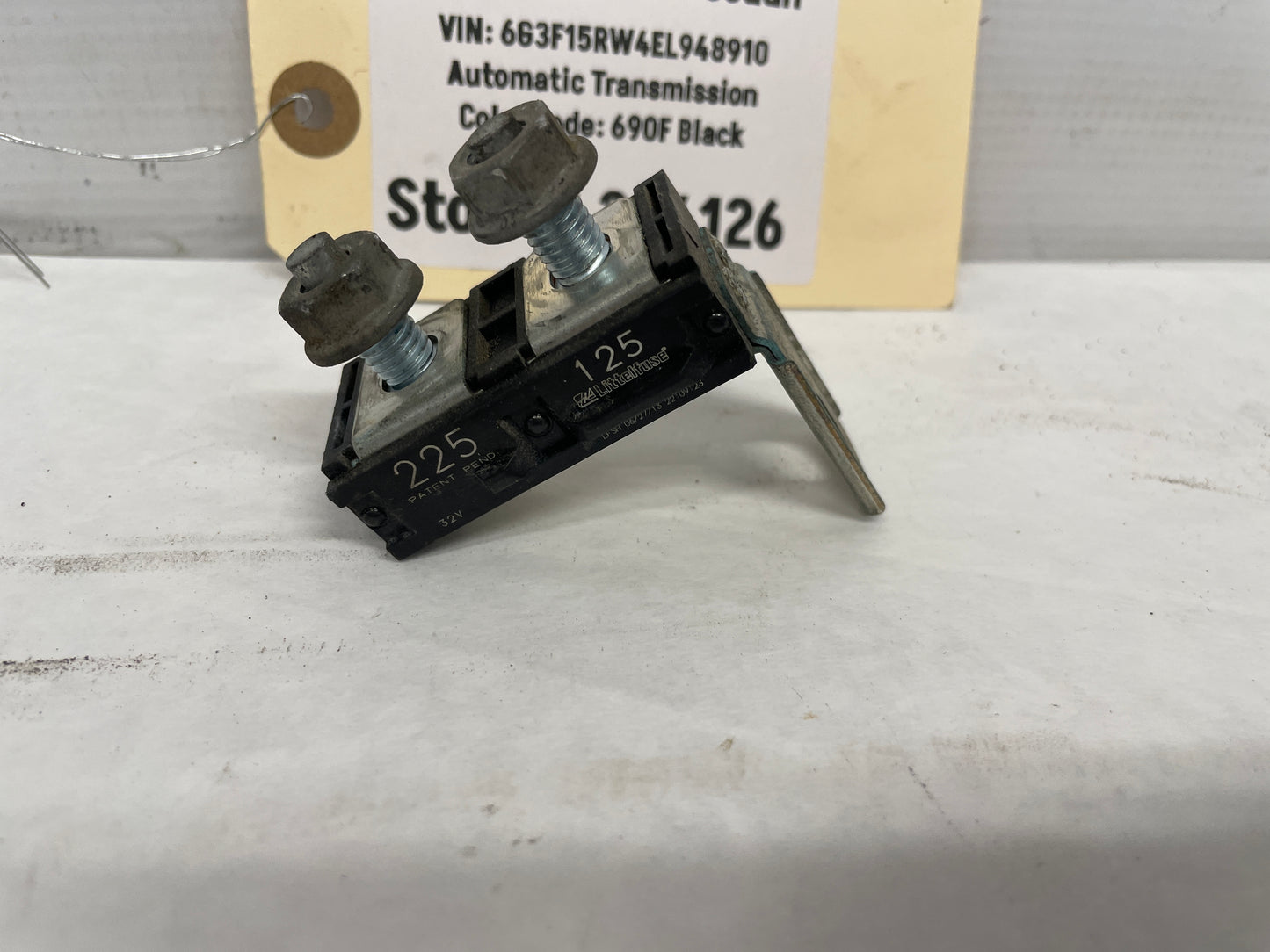 2014 Chevy SS Sedan Jump Starter Post Positive Battery Circuit Fuse OEM - Day's Parts Yard