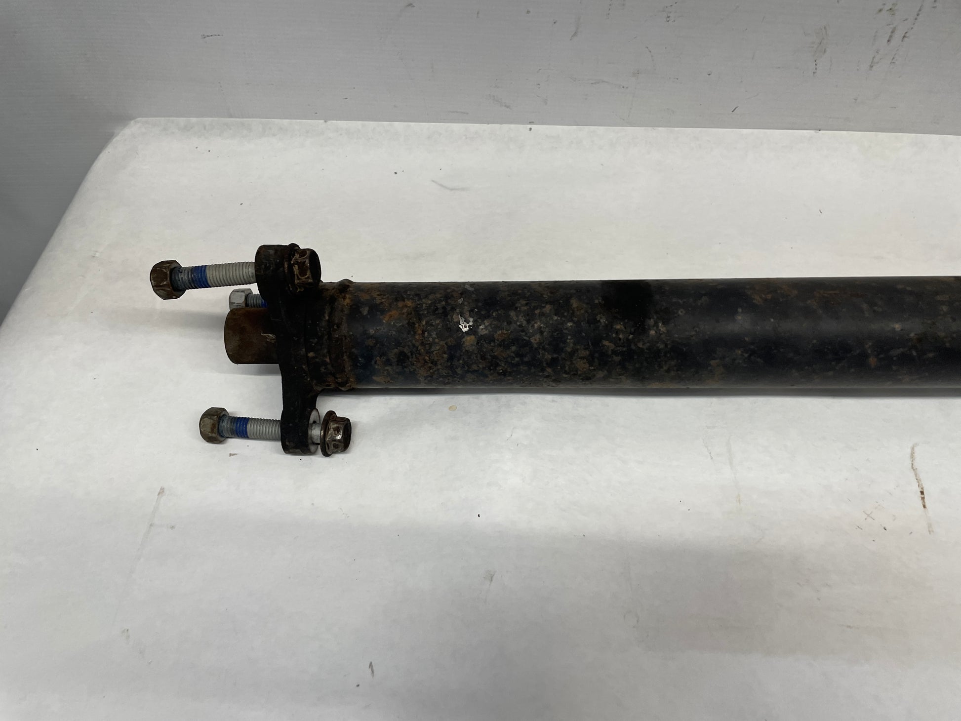2013 Chevy Caprice PPV Drive Shaft Driveshaft Driveline Propeller Shaft OEM - Day's Parts Yard